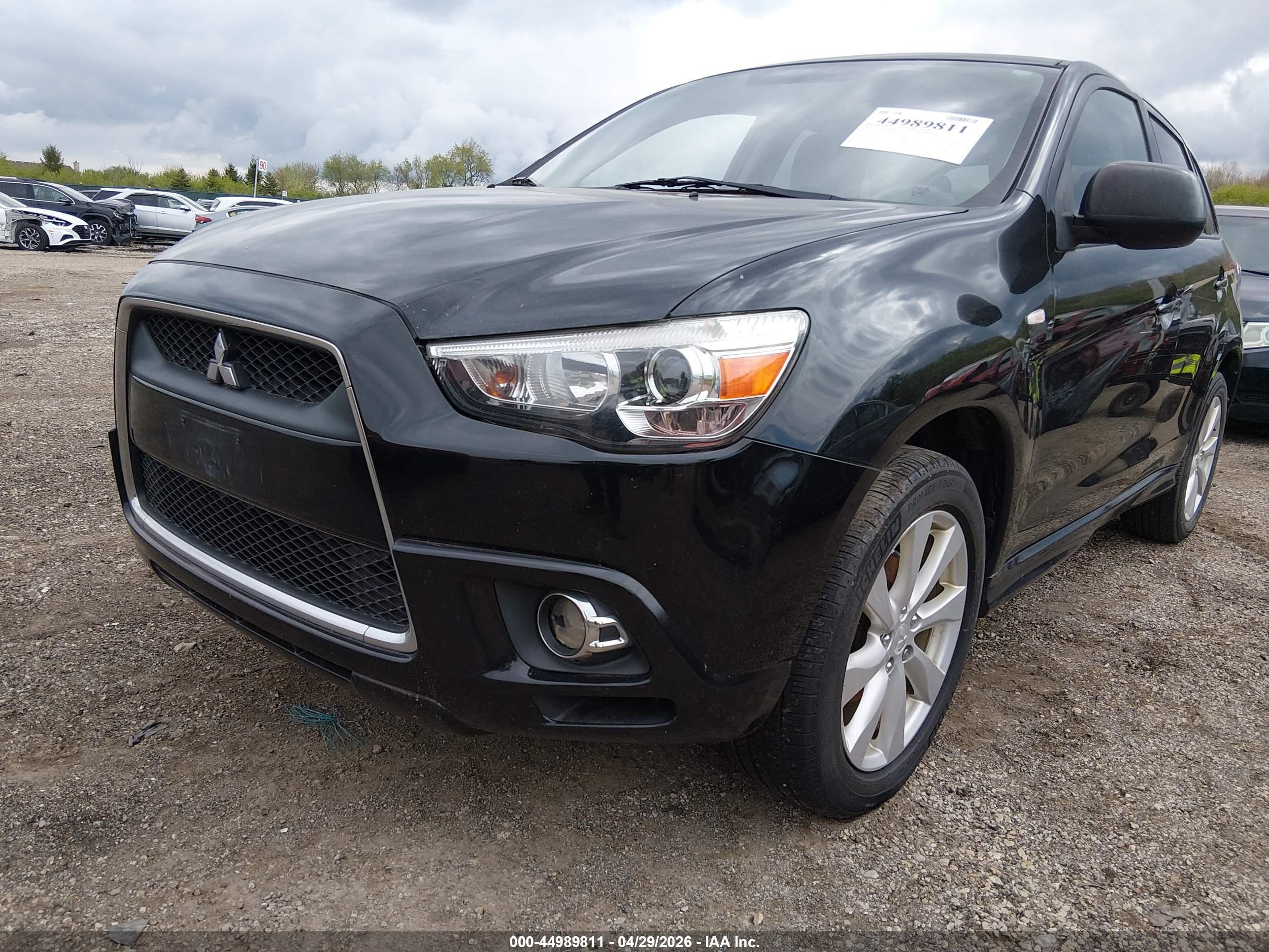 MITSUBISHI OUTLANDER image 6