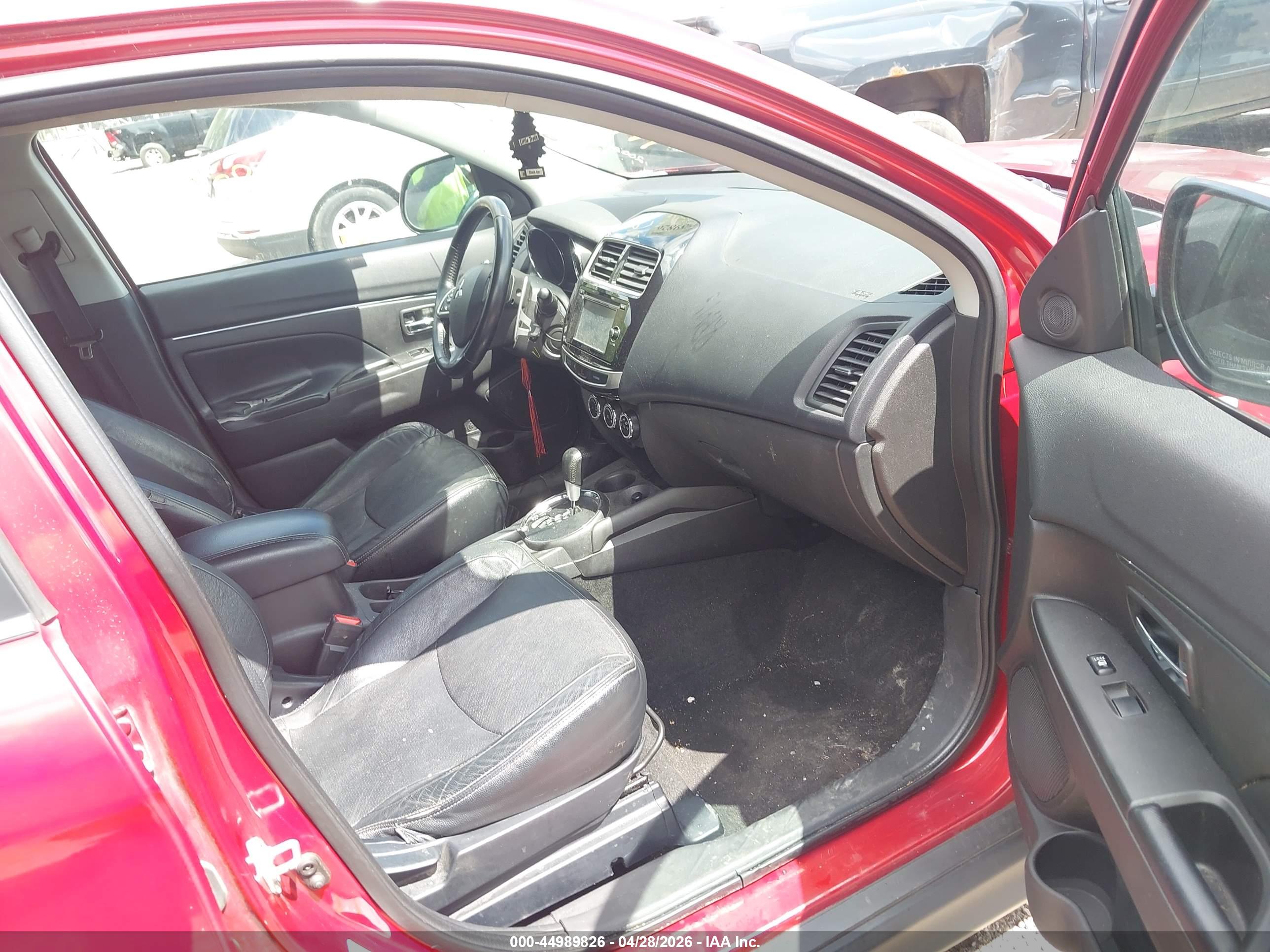MITSUBISHI OUTLANDER image 5