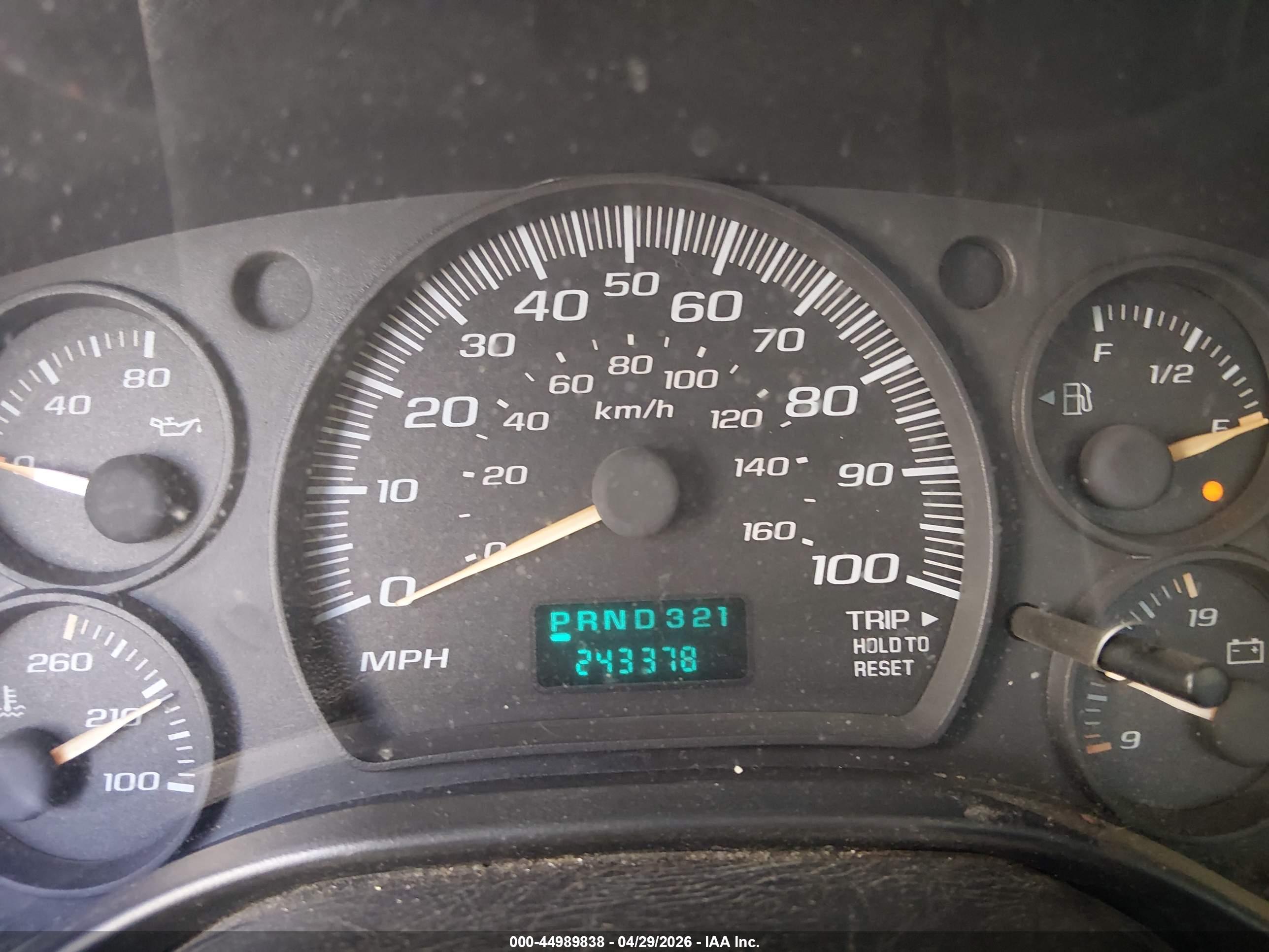 CHEVROLET EXPRESS image 6