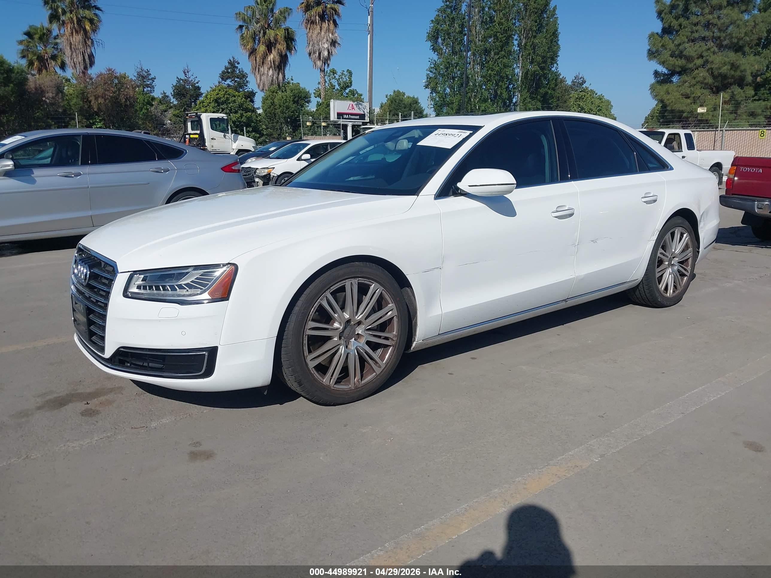 AUDI A8 image 2