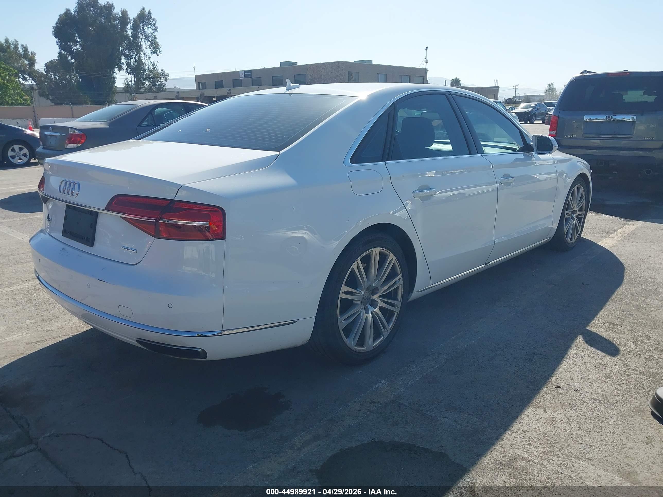 AUDI A8 image 4