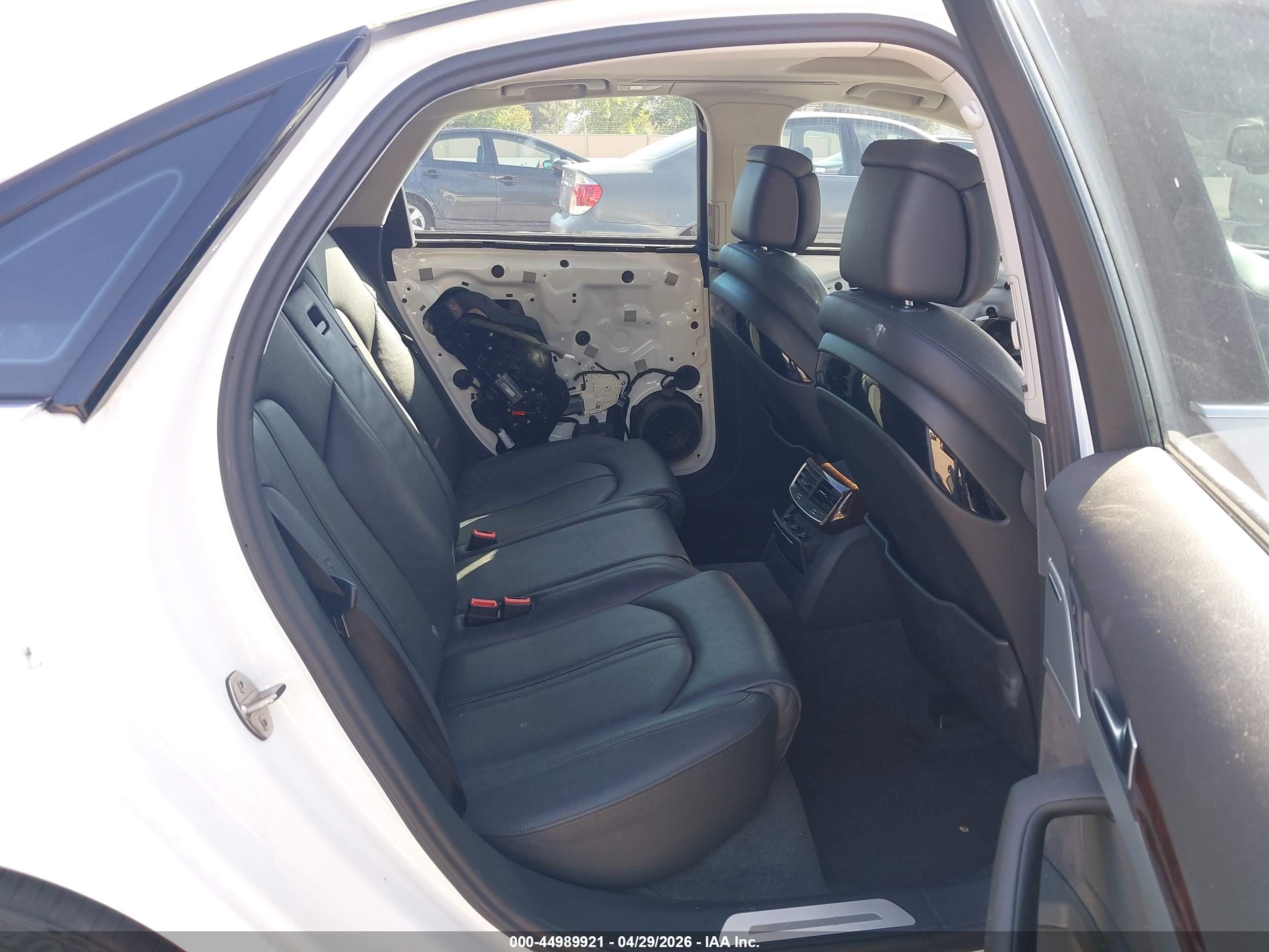 AUDI A8 image 8