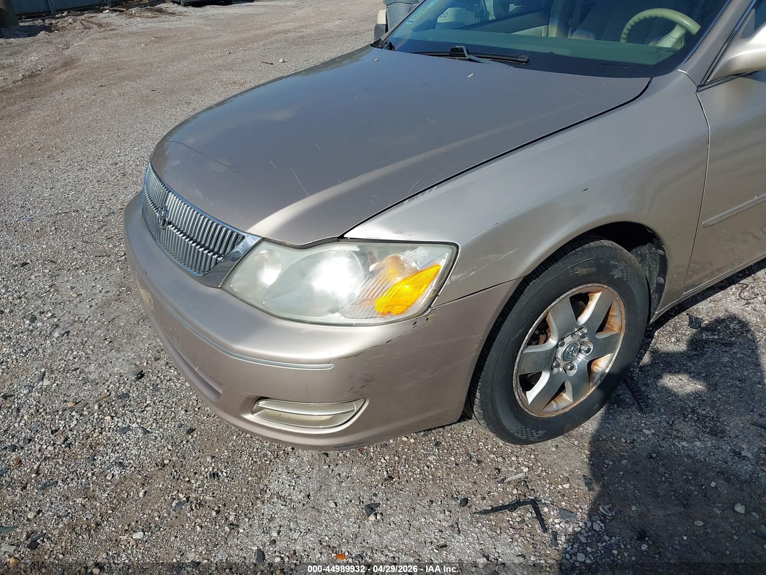 TOYOTA AVALON image 6