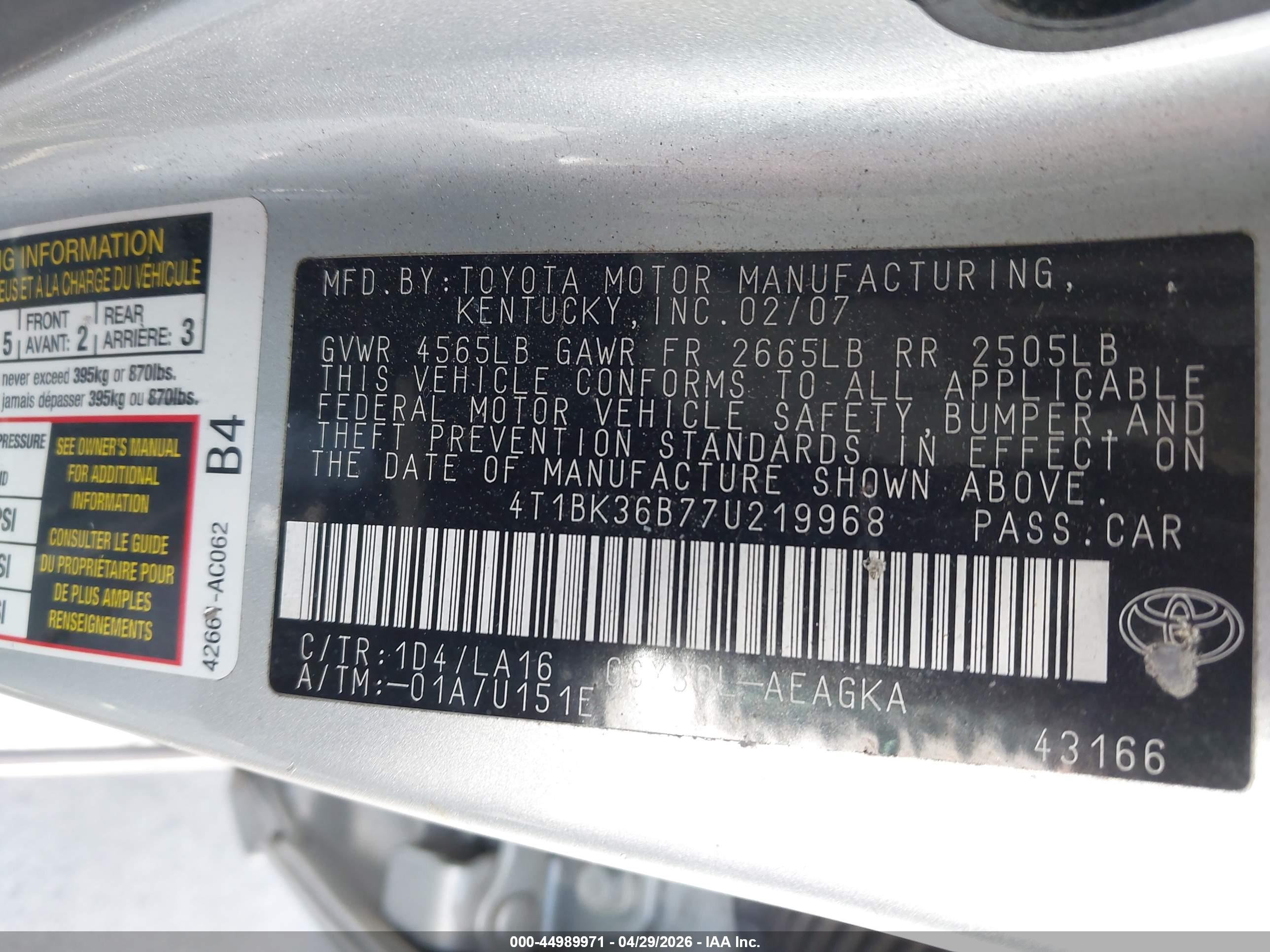 TOYOTA AVALON image 9