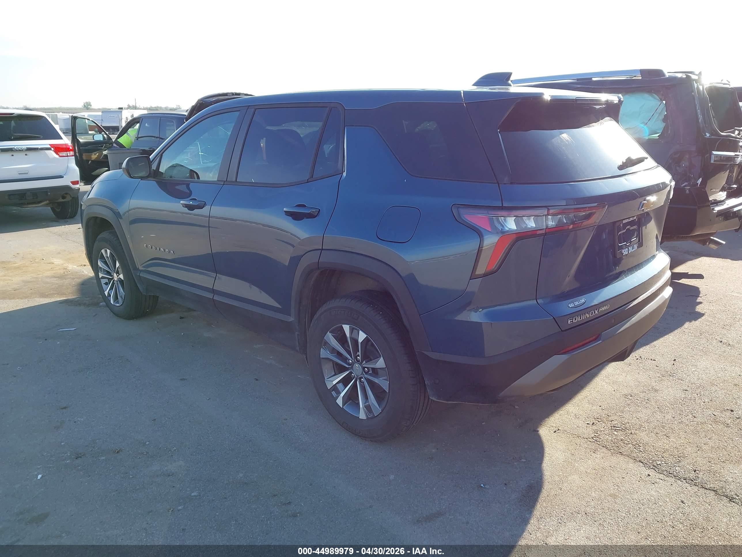 CHEVROLET EQUINOX image 3
