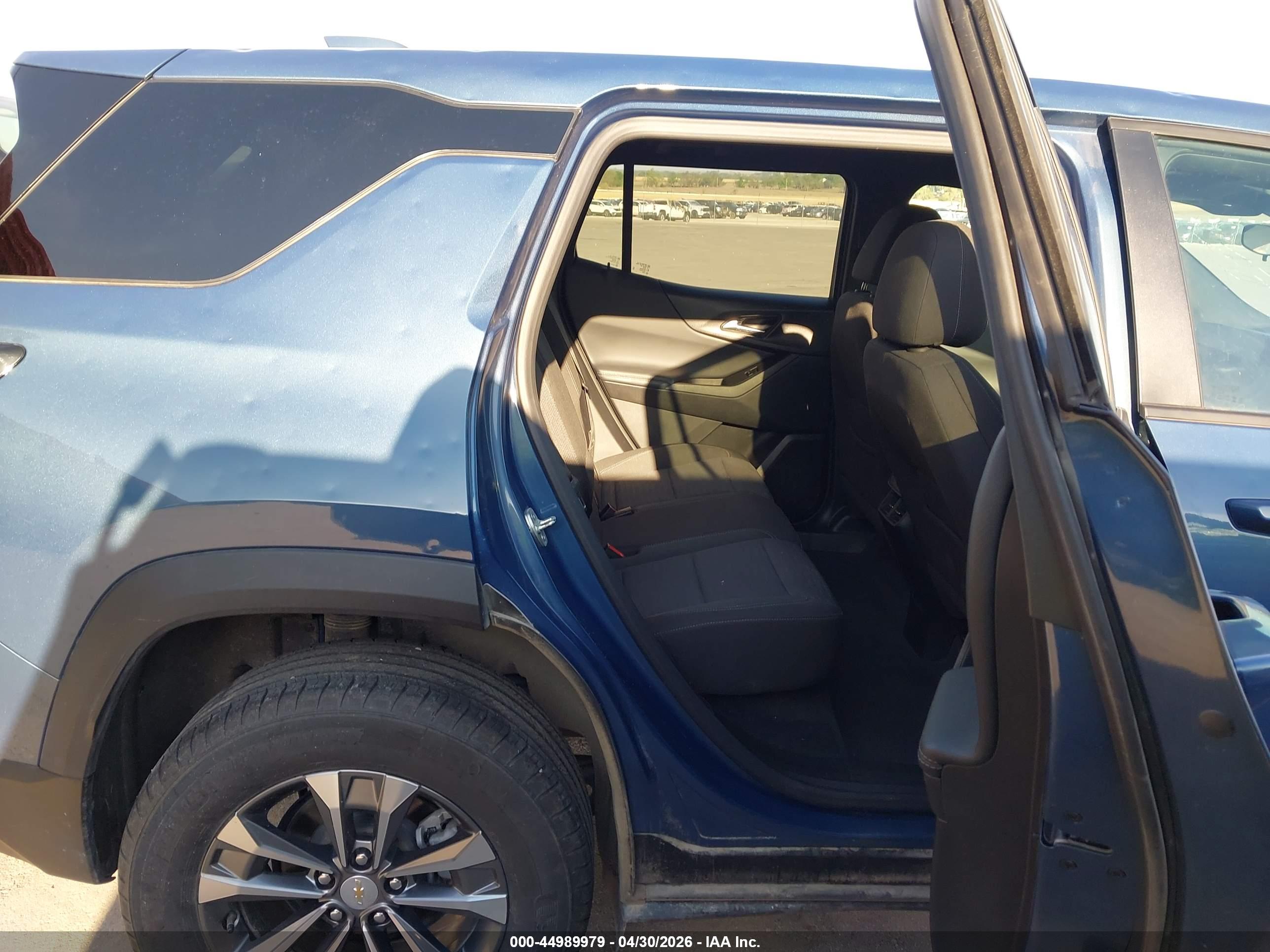 CHEVROLET EQUINOX image 8