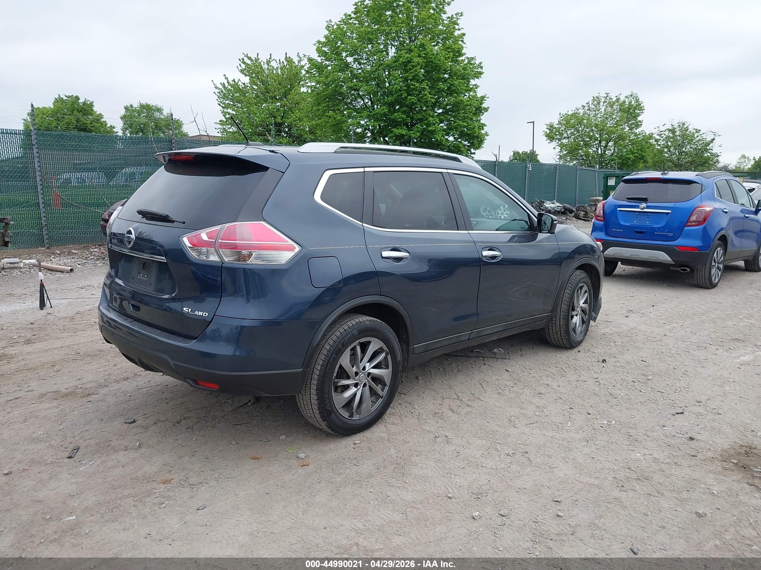 NISSAN ROGUE image 4