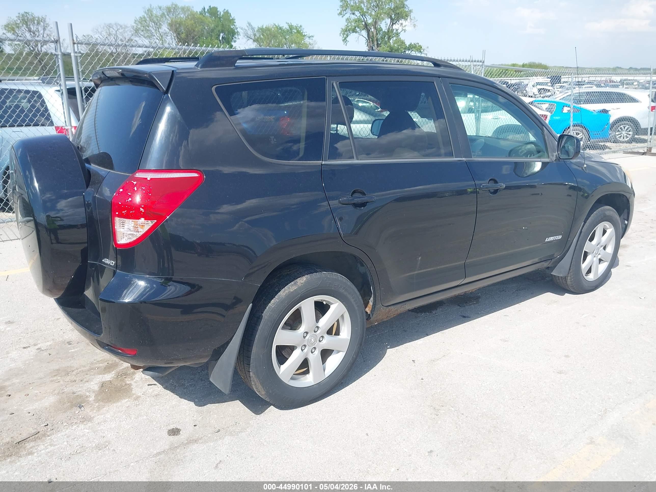 TOYOTA RAV4 image 4