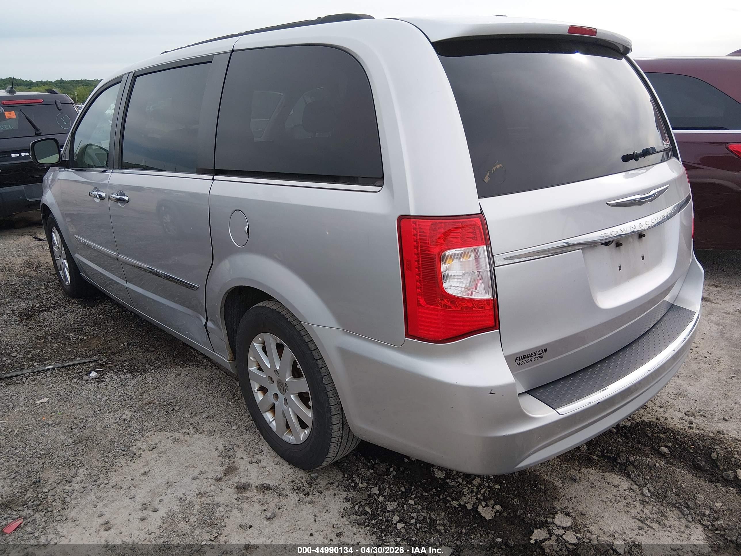 CHRYSLER TOWN image 3
