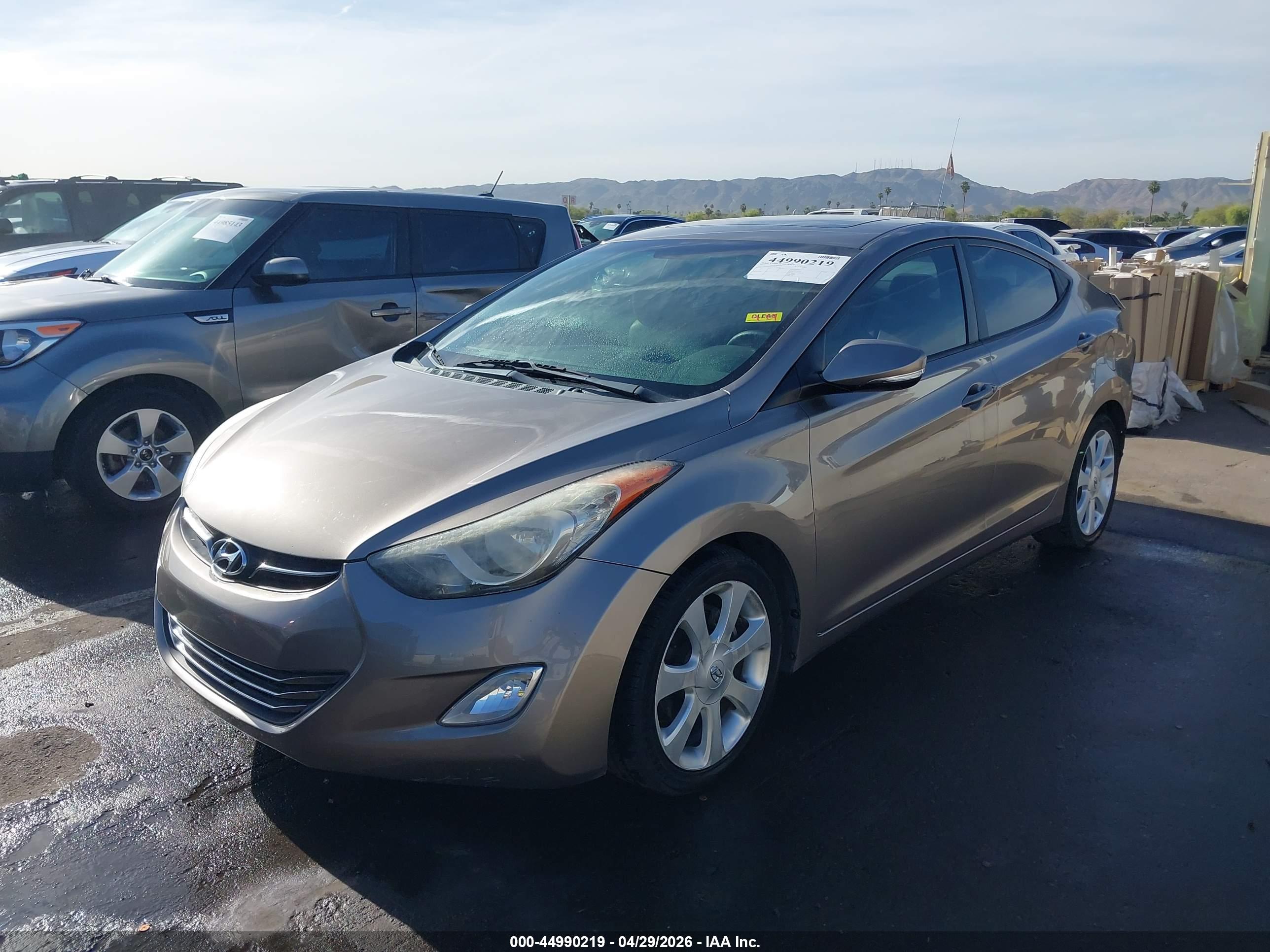 HYUNDAI ELANTRA image 2