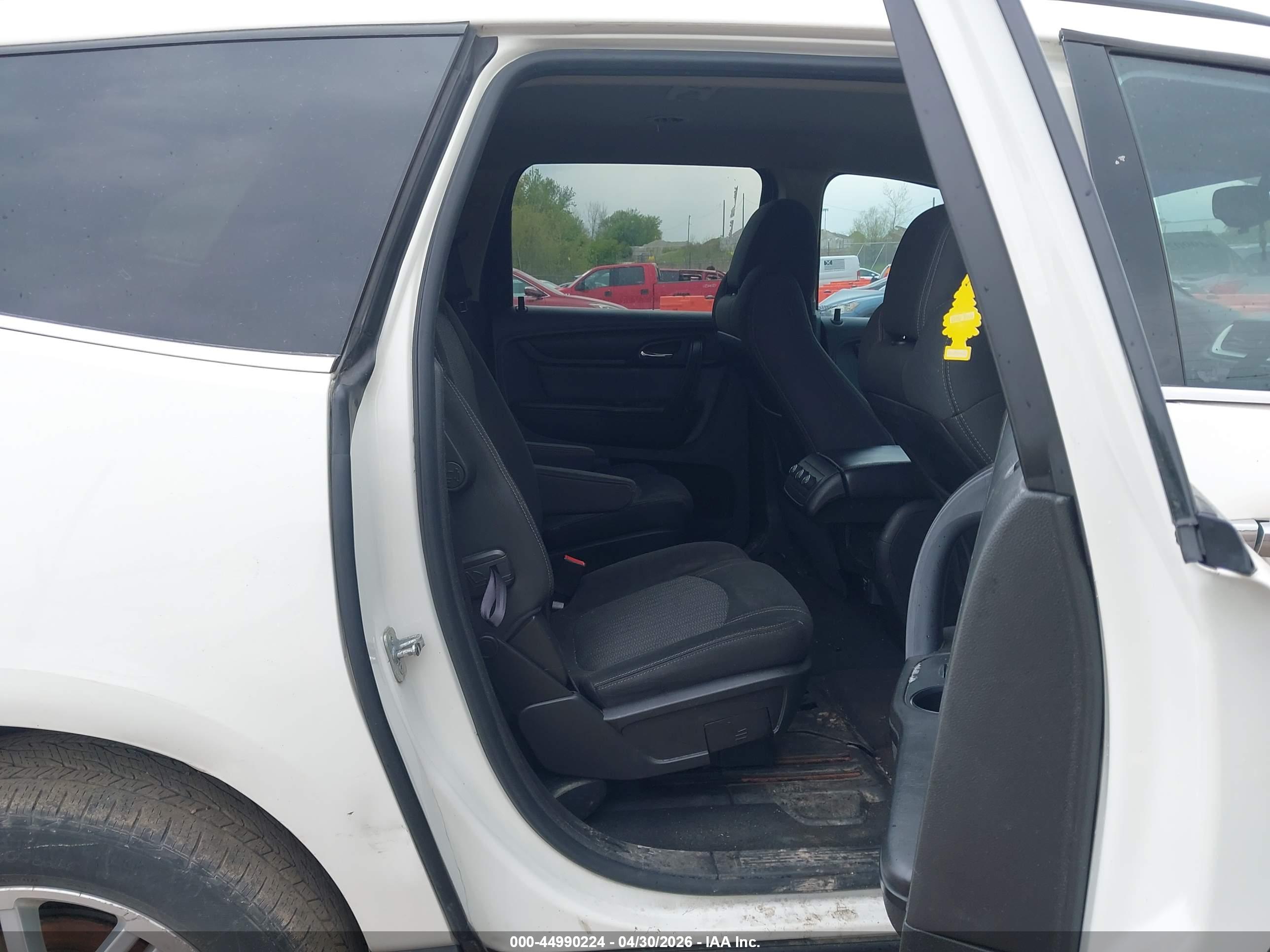 CHEVROLET TRAVERSE image 8