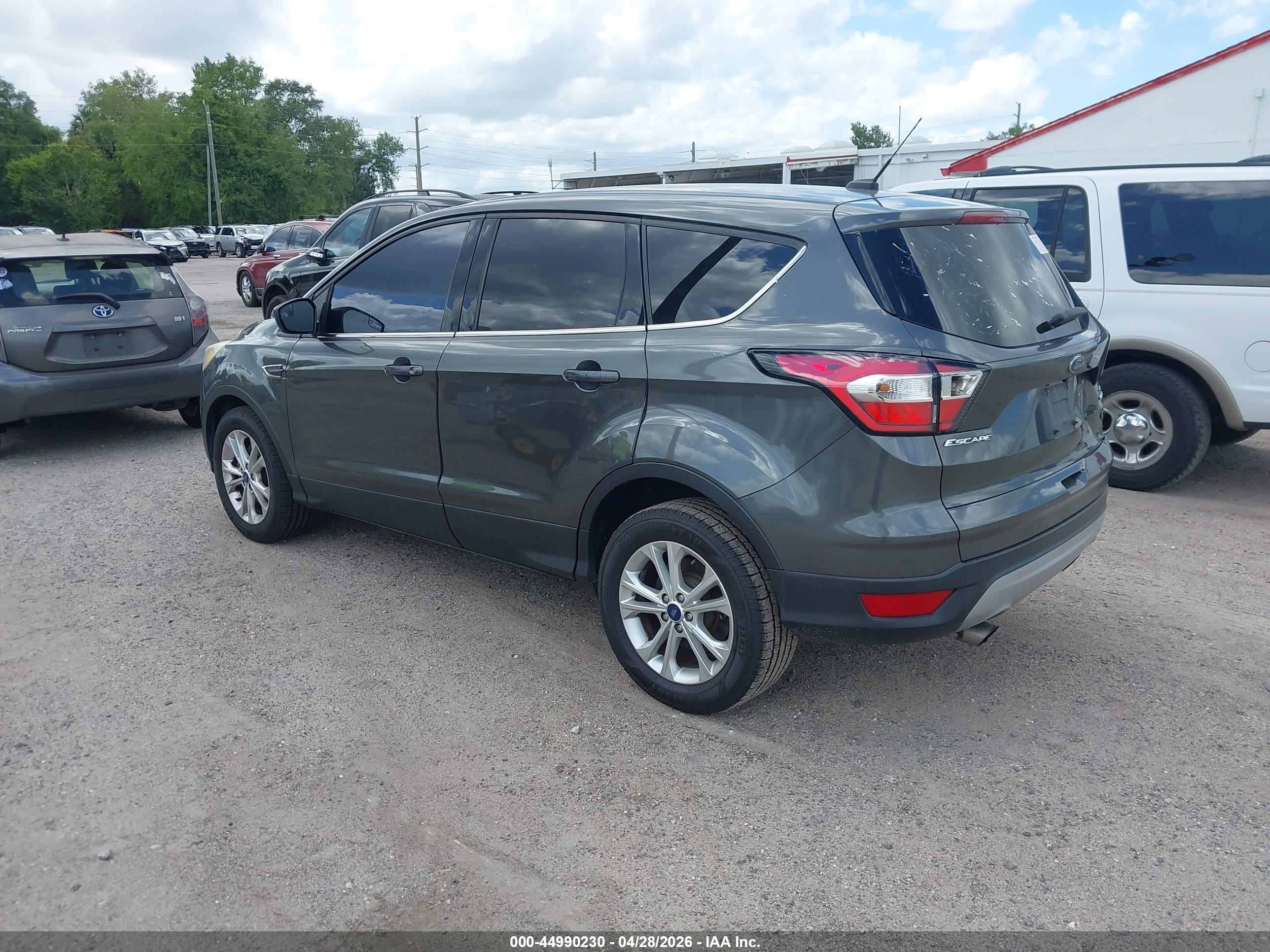 FORD ESCAPE image 3