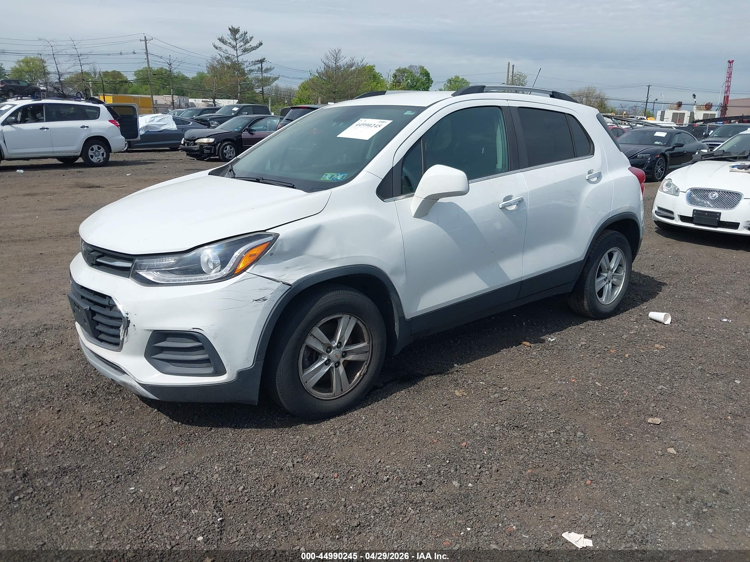 CHEVROLET TRAX image 2