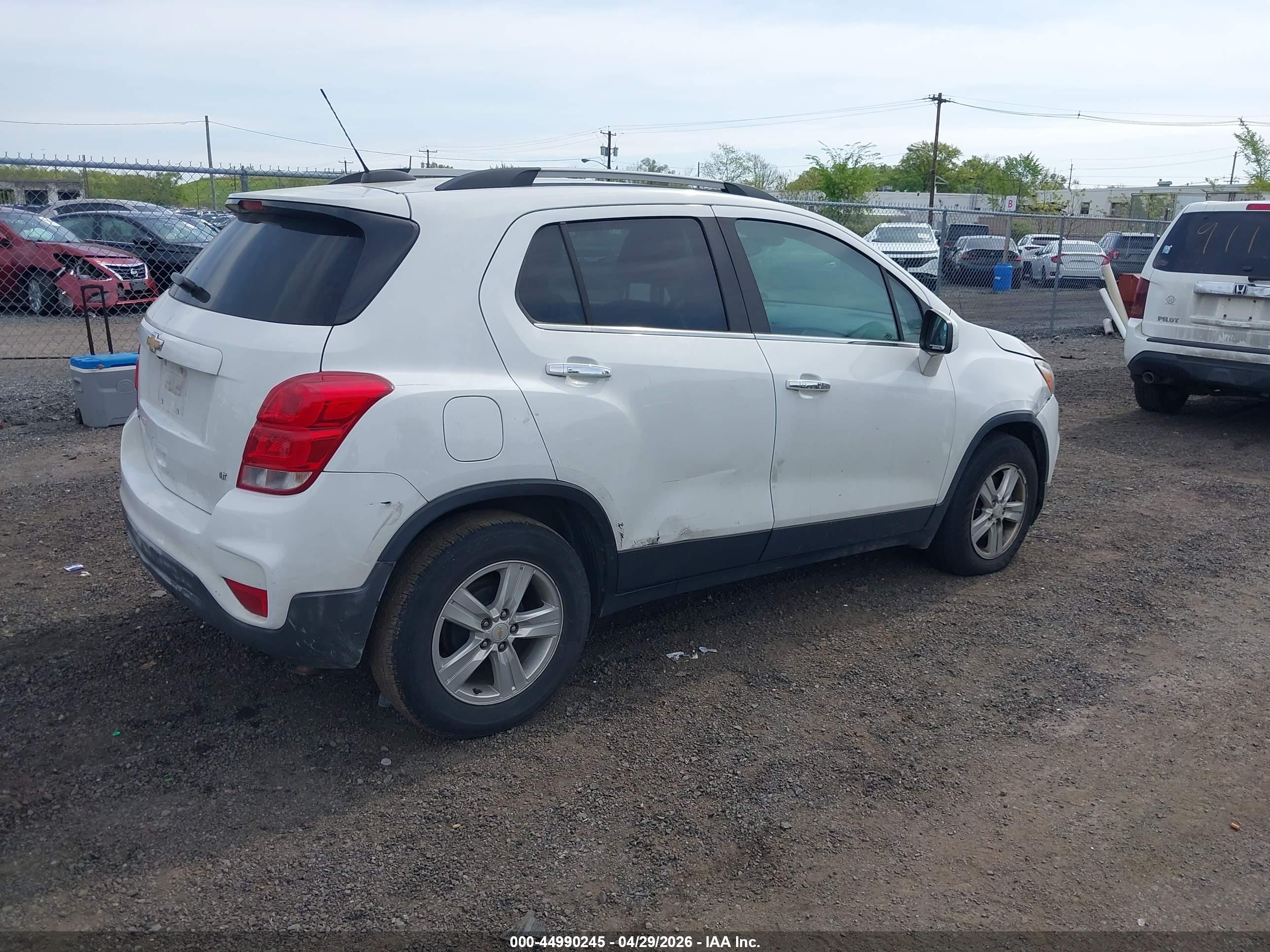 CHEVROLET TRAX image 4