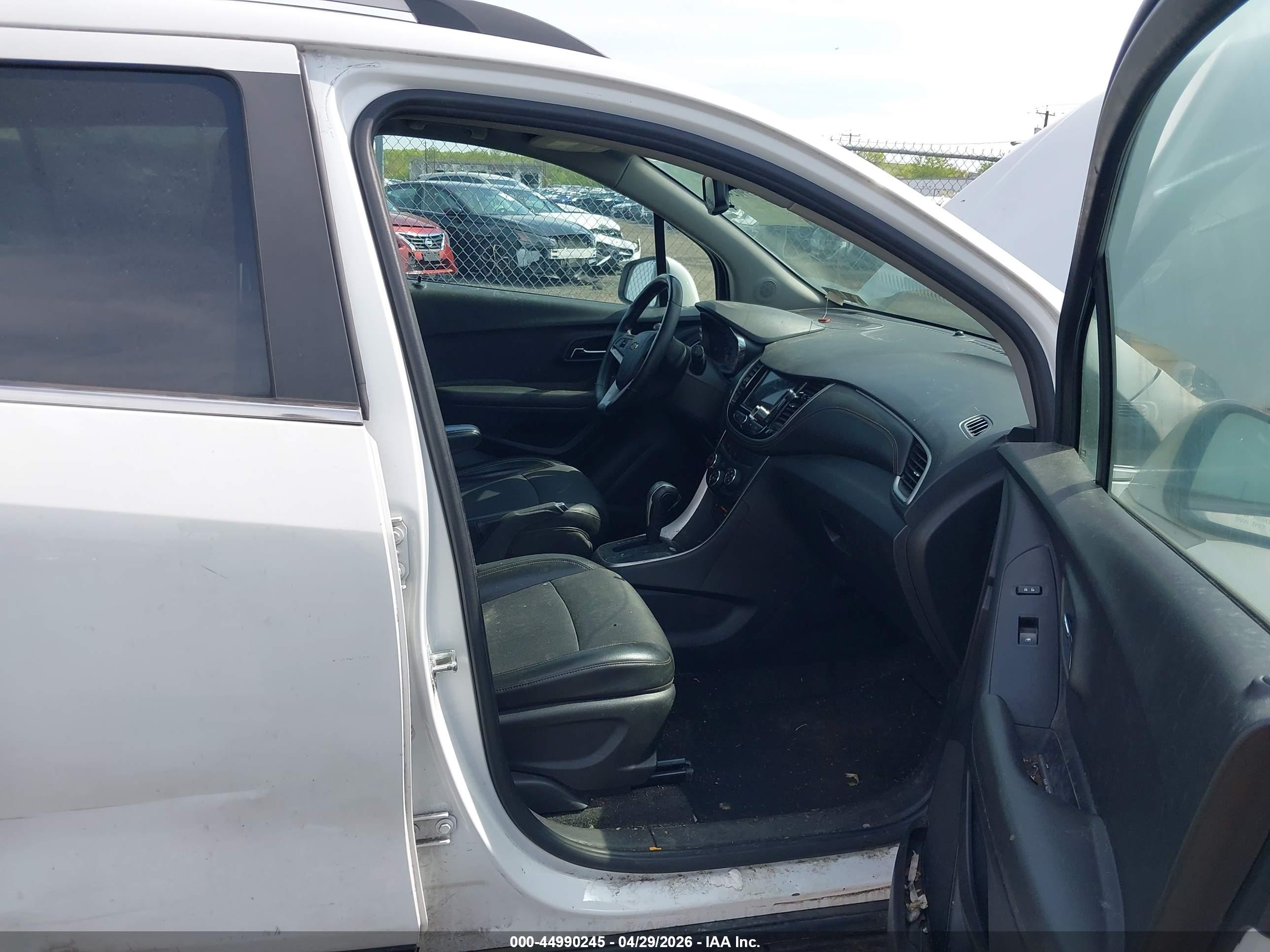 CHEVROLET TRAX image 5