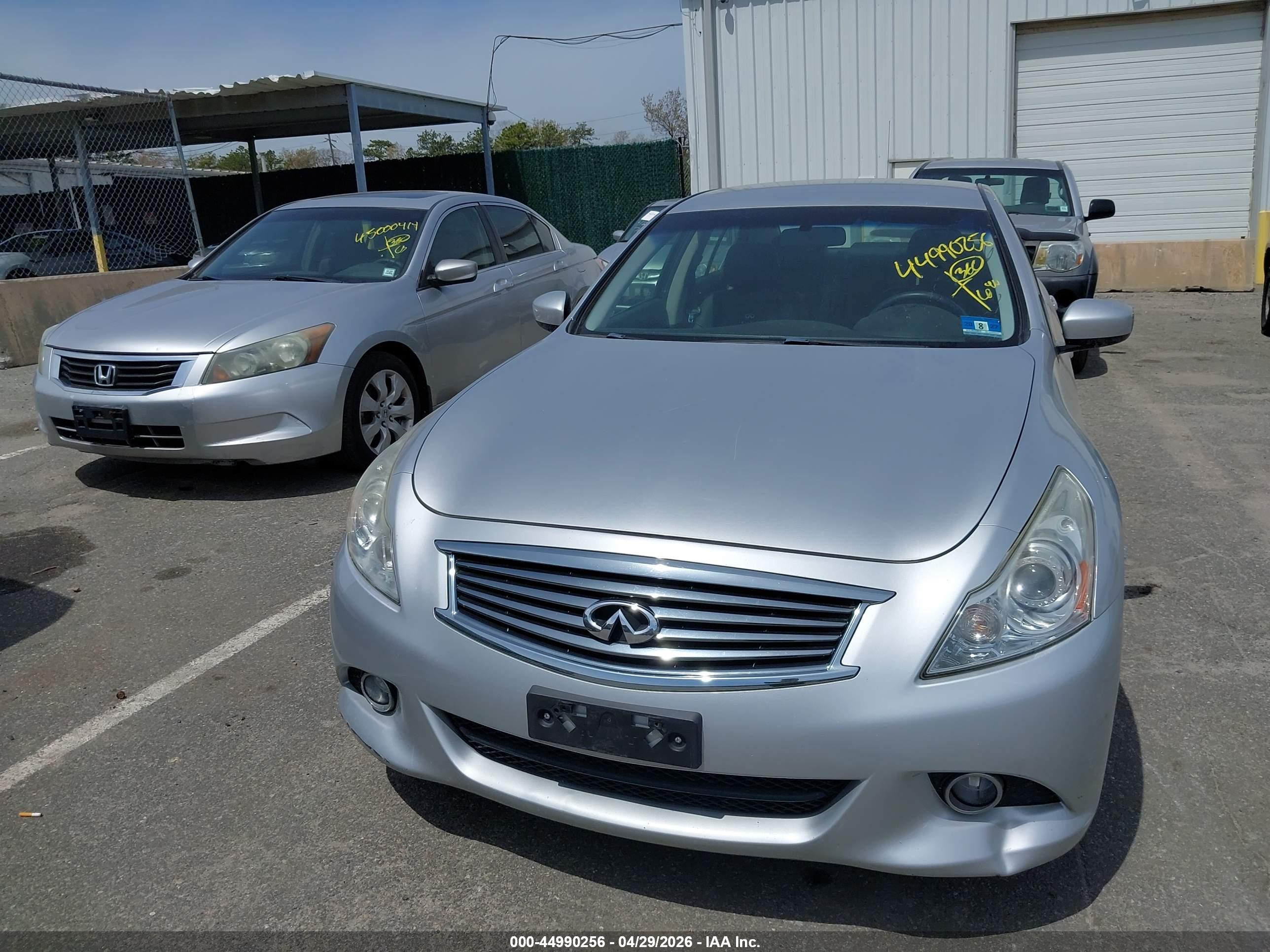 INFINITI G37 image 6