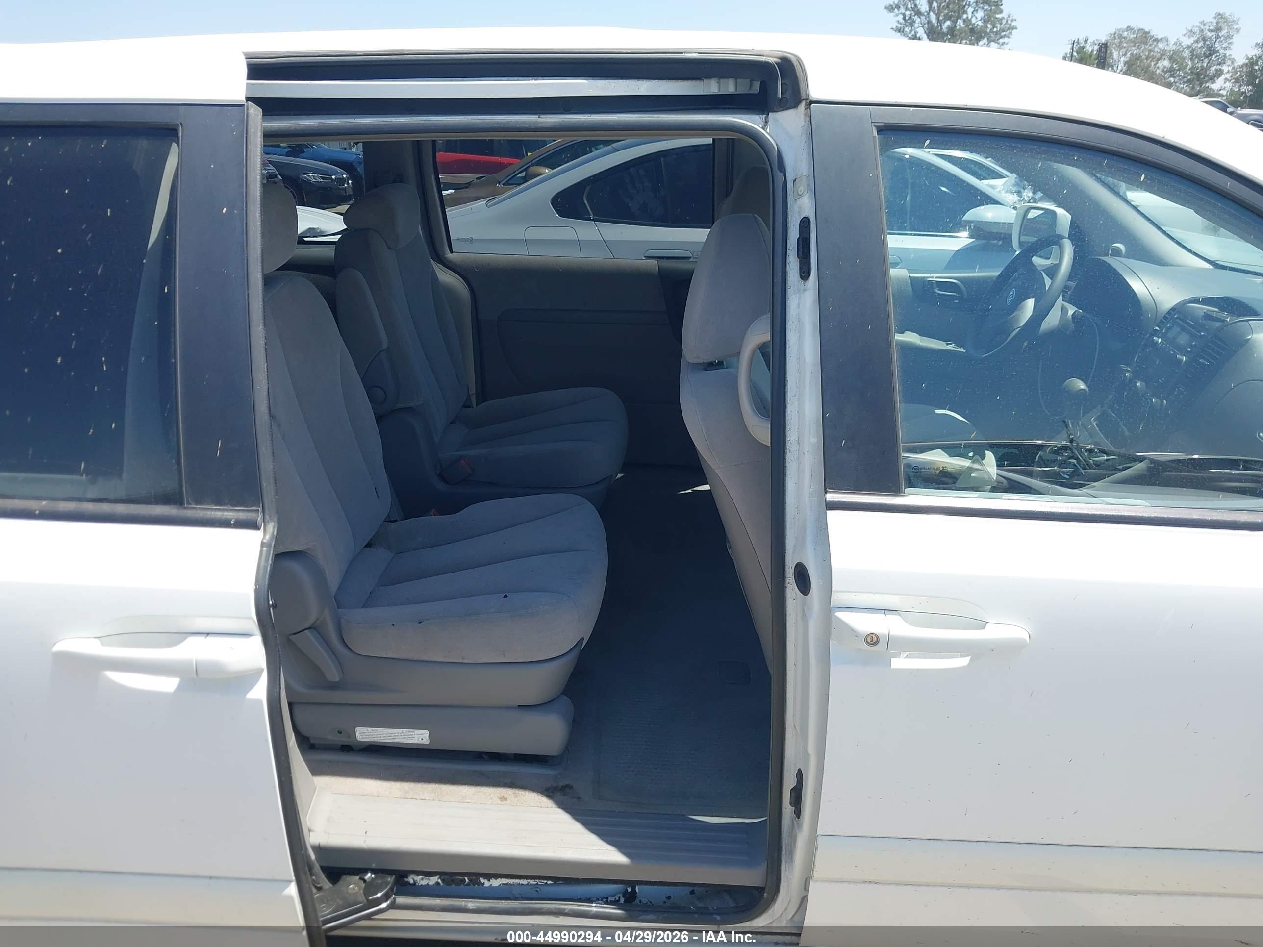 KIA SEDONA image 8