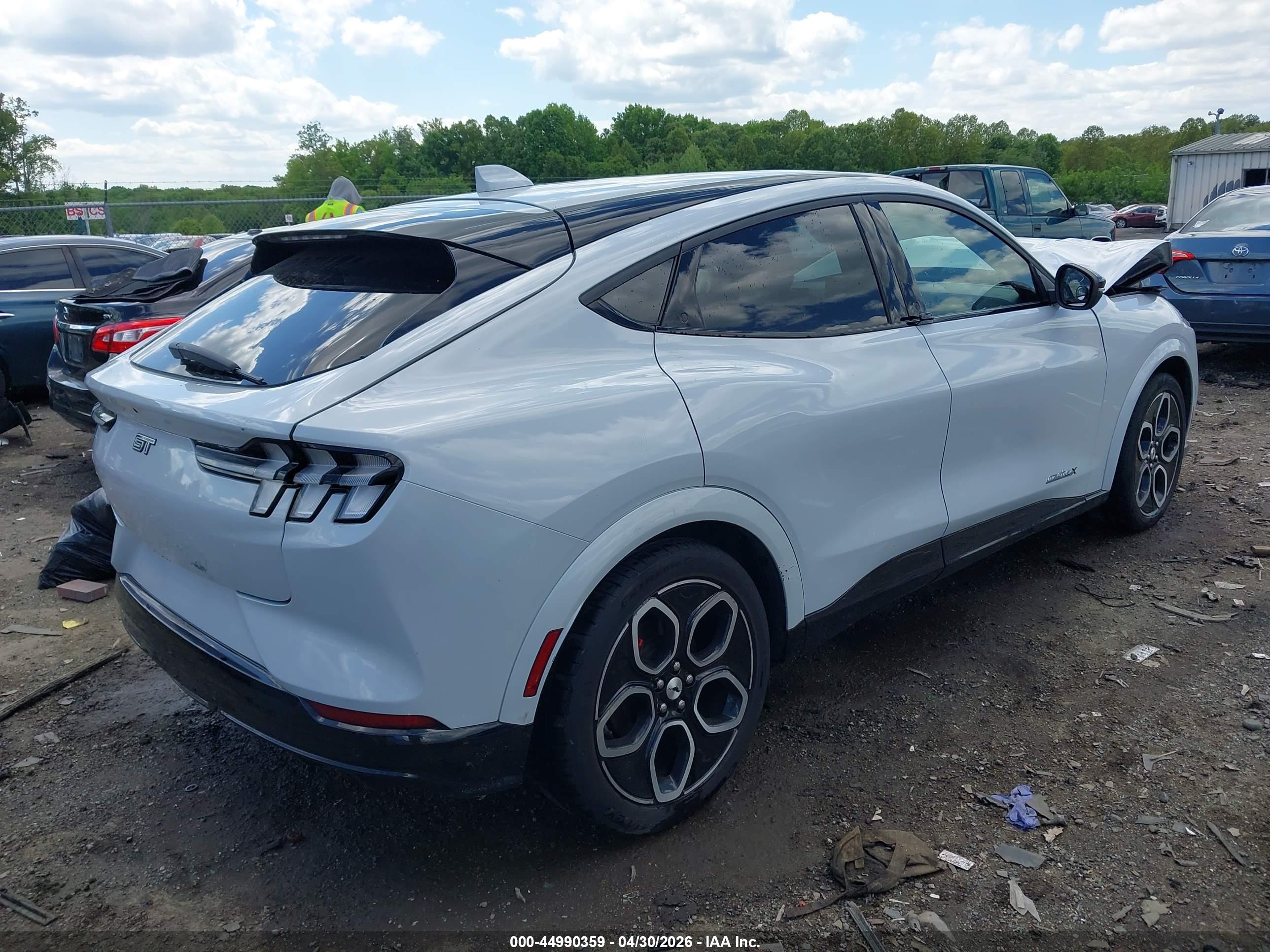 FORD MUSTANG image 4