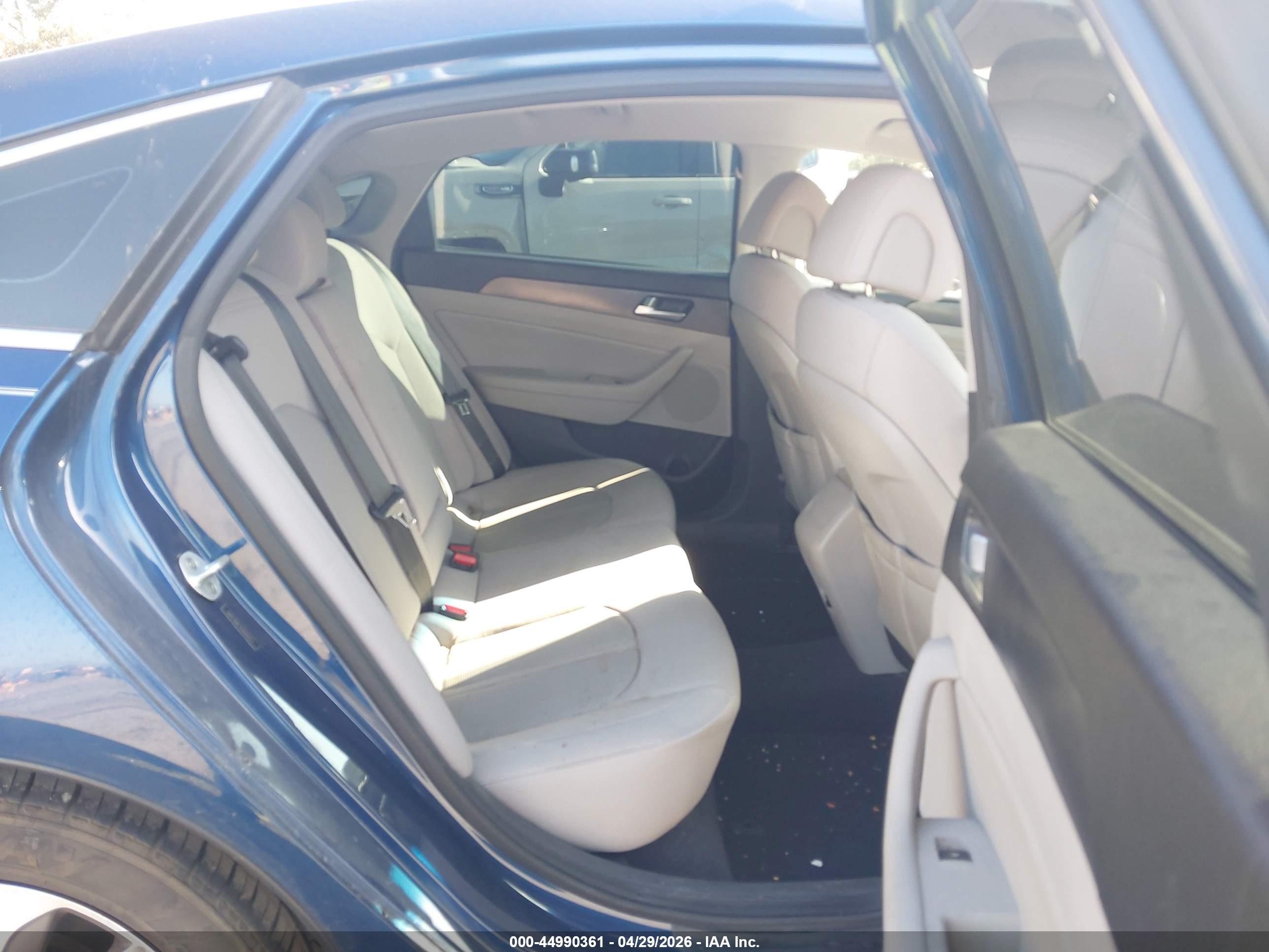 HYUNDAI SONATA image 8