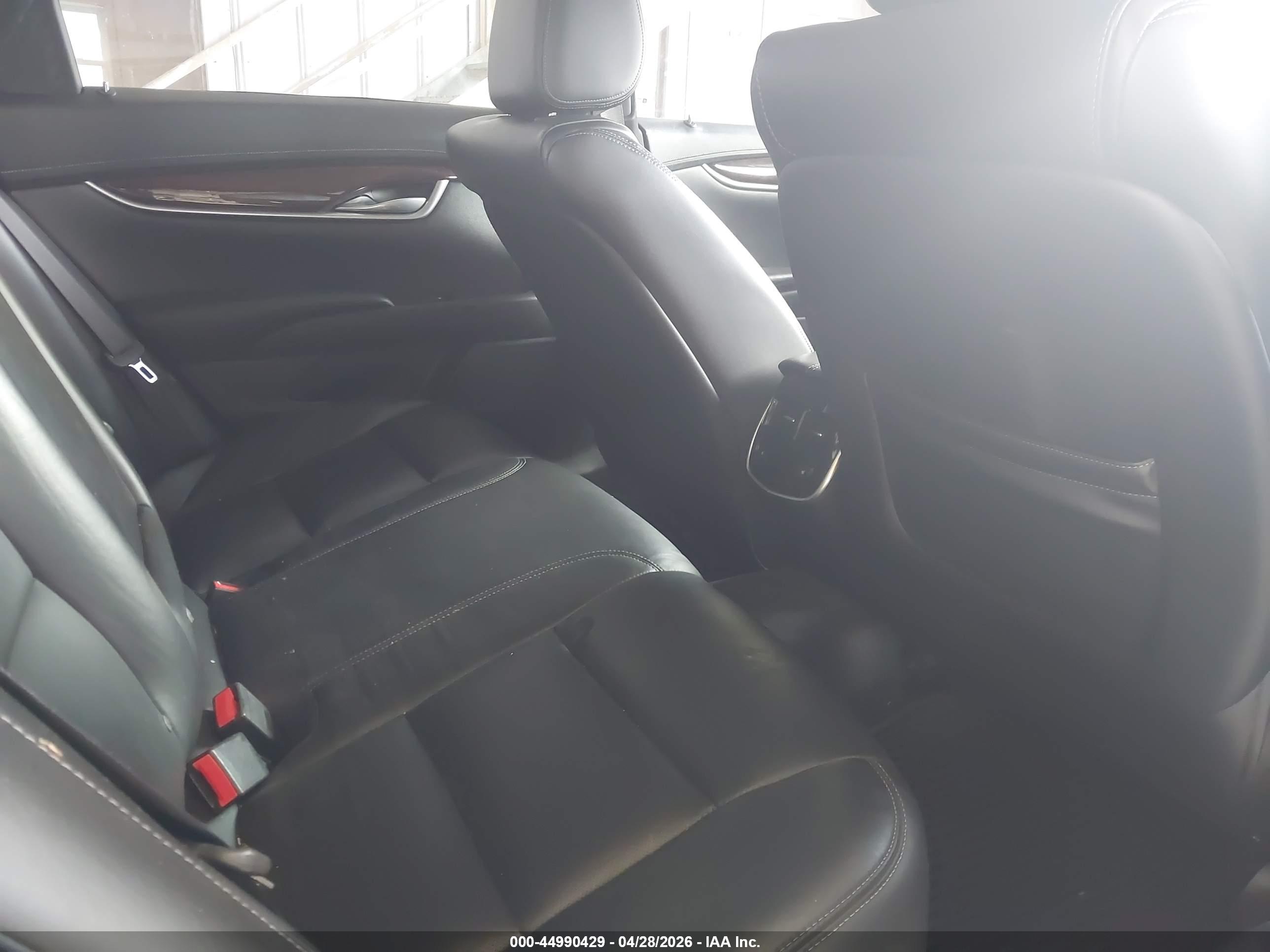 CADILLAC XTS image 8