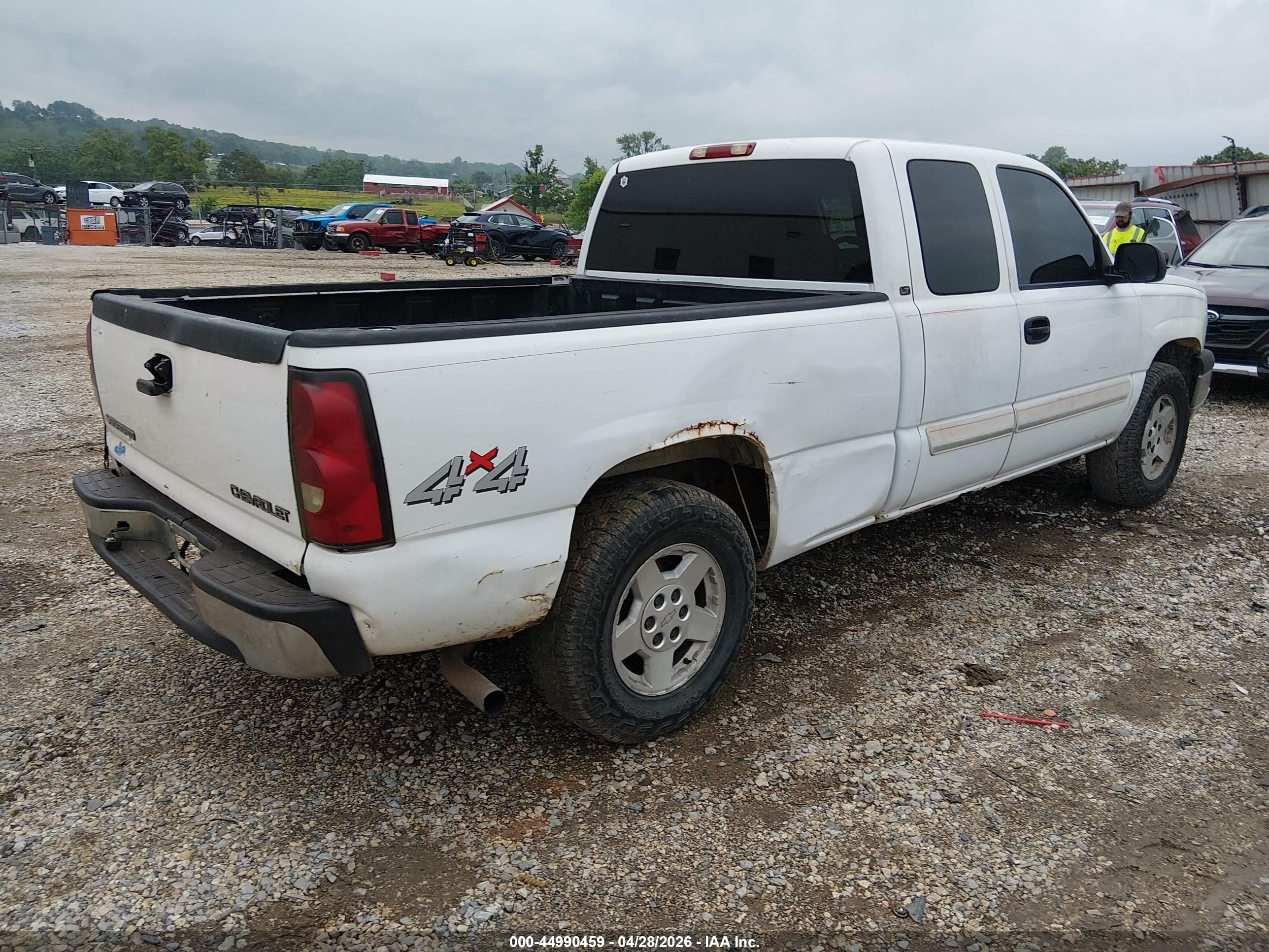 CHEVROLET SILVERADO image 4