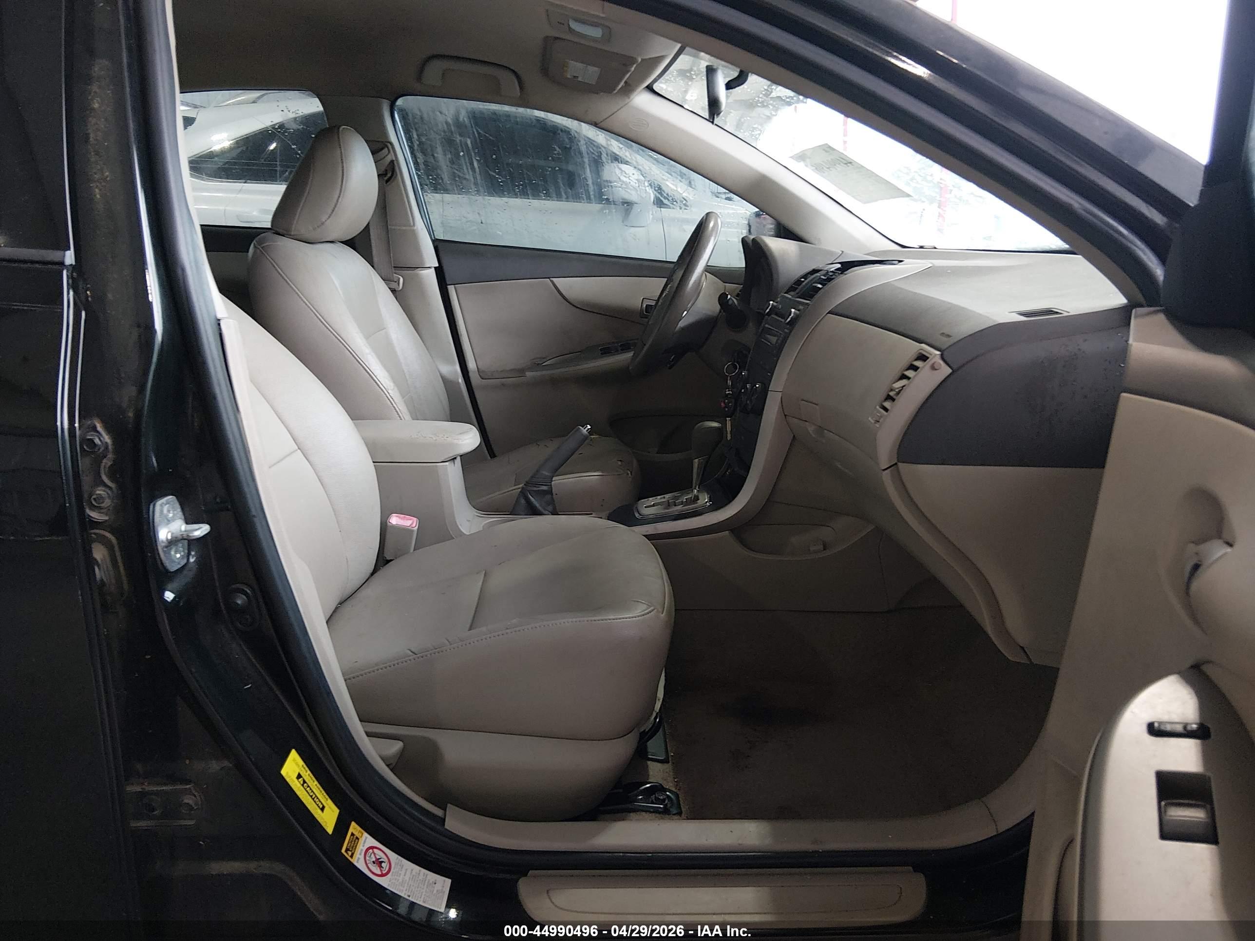 TOYOTA COROLLA image 5