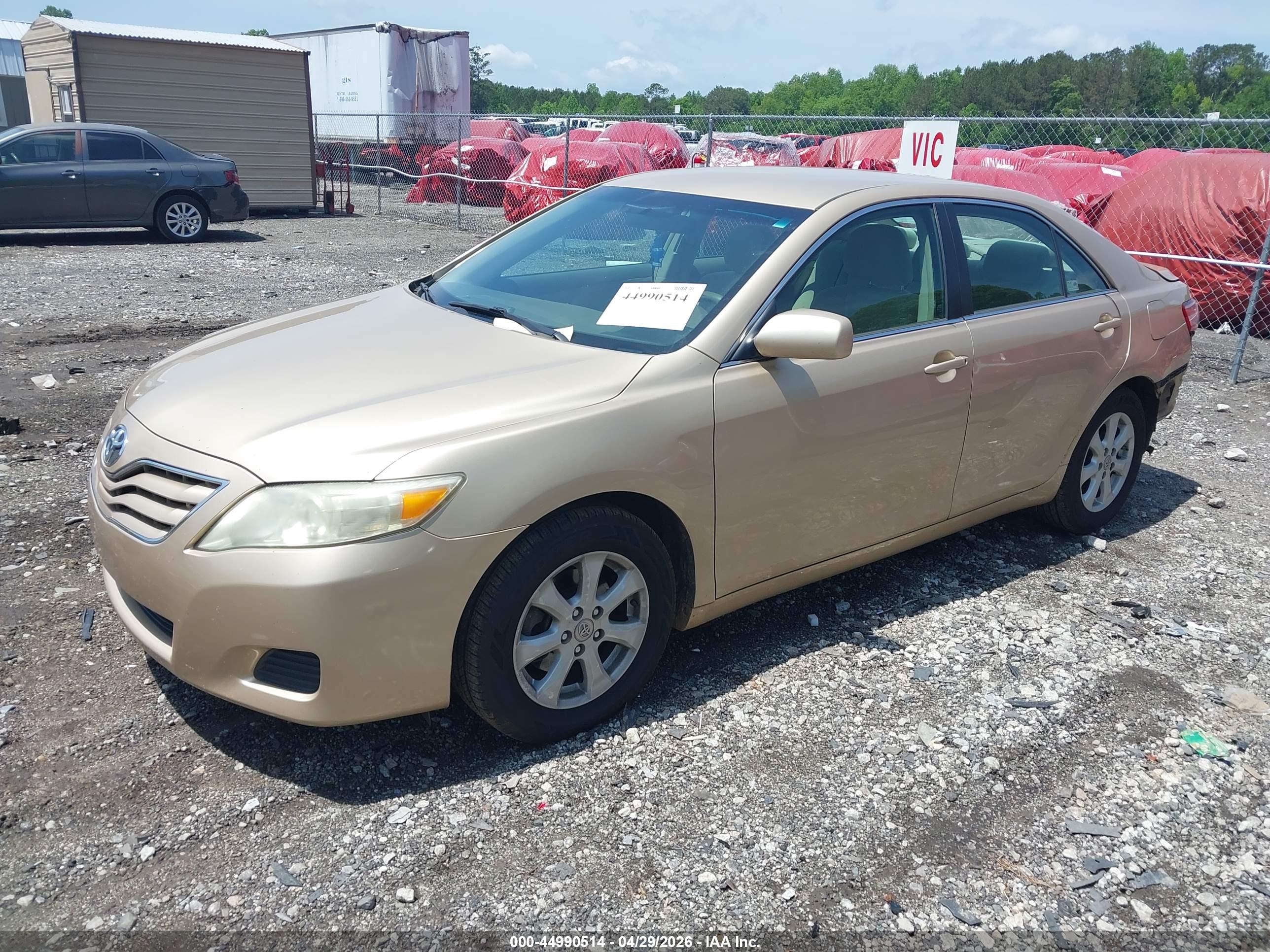 TOYOTA CAMRY image 2
