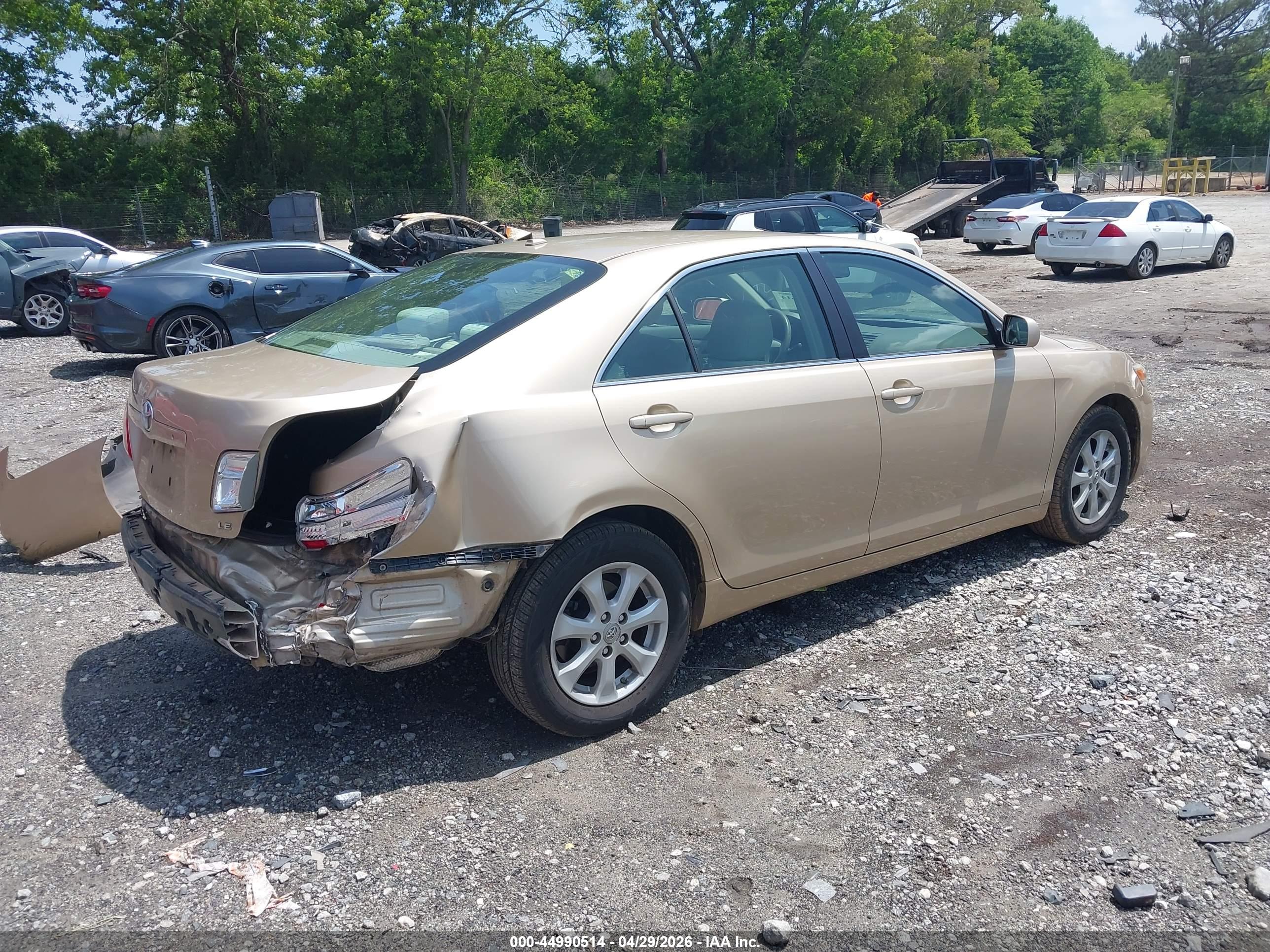 TOYOTA CAMRY image 4