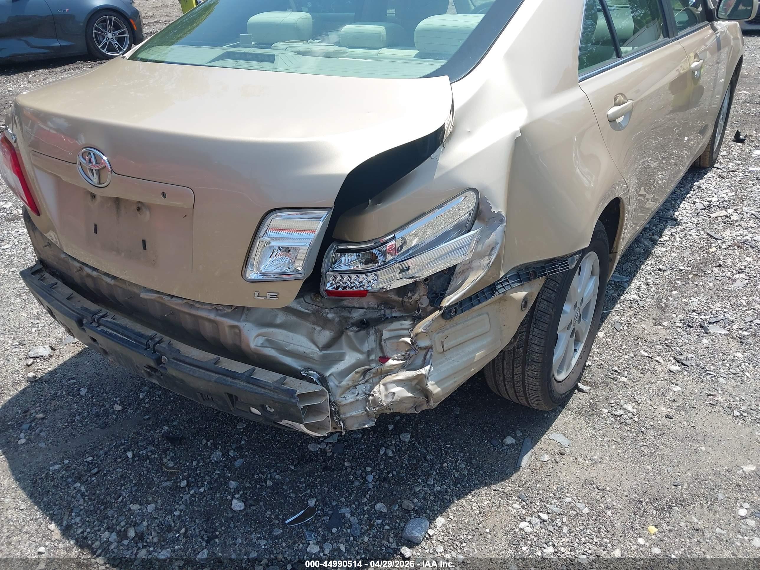 TOYOTA CAMRY image 6