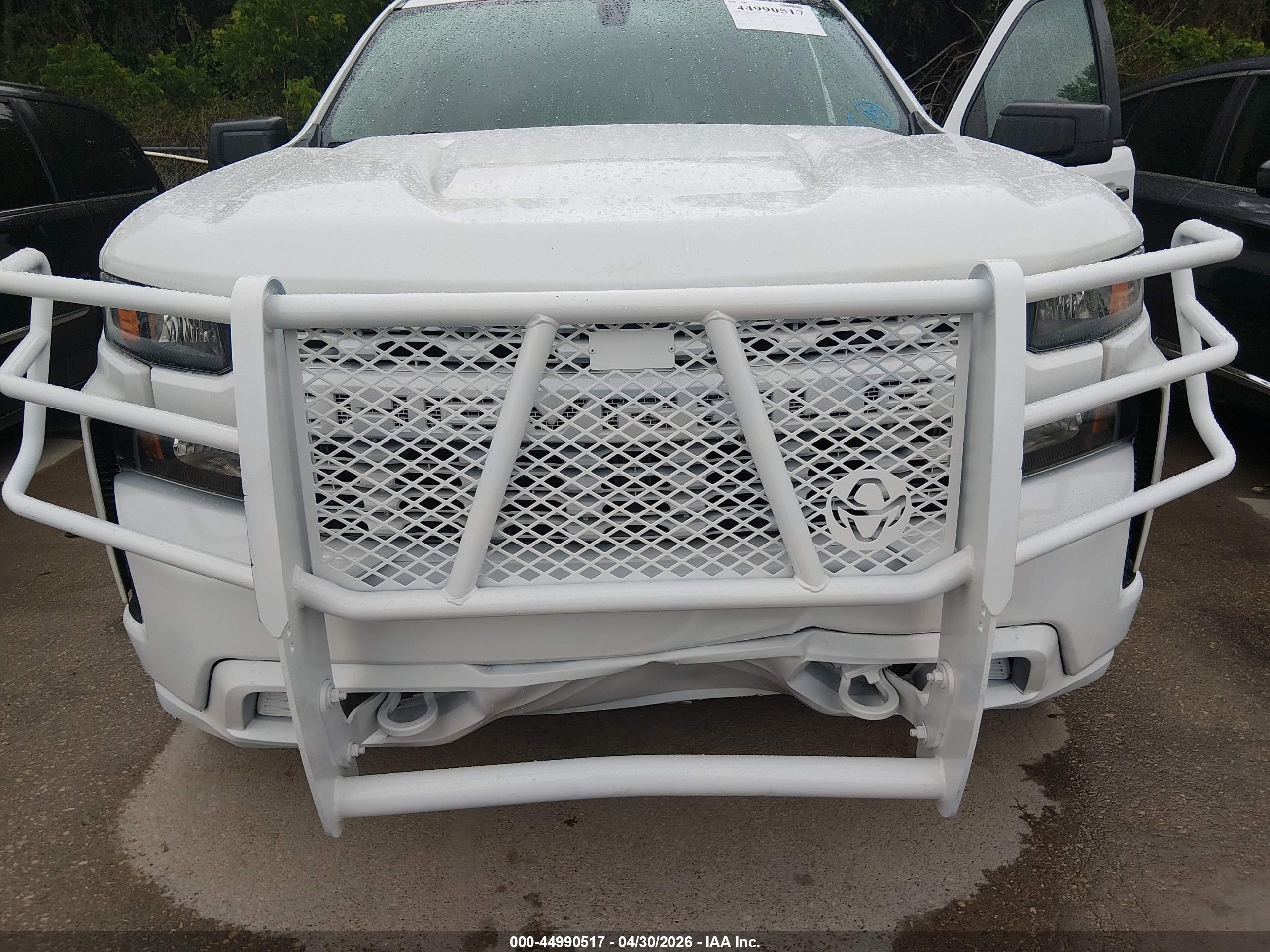 CHEVROLET SILVERADO image 6