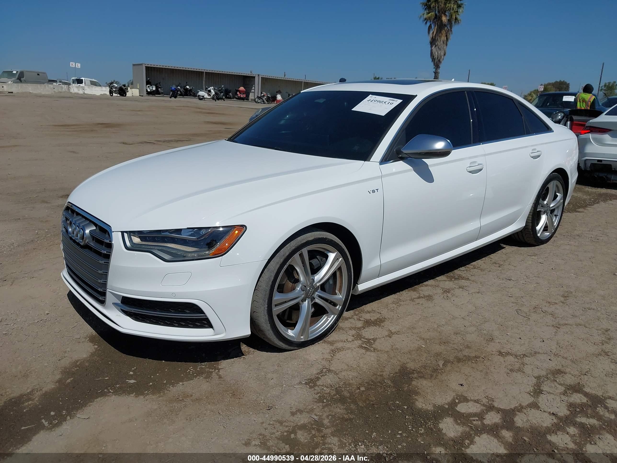 AUDI S6 image 2
