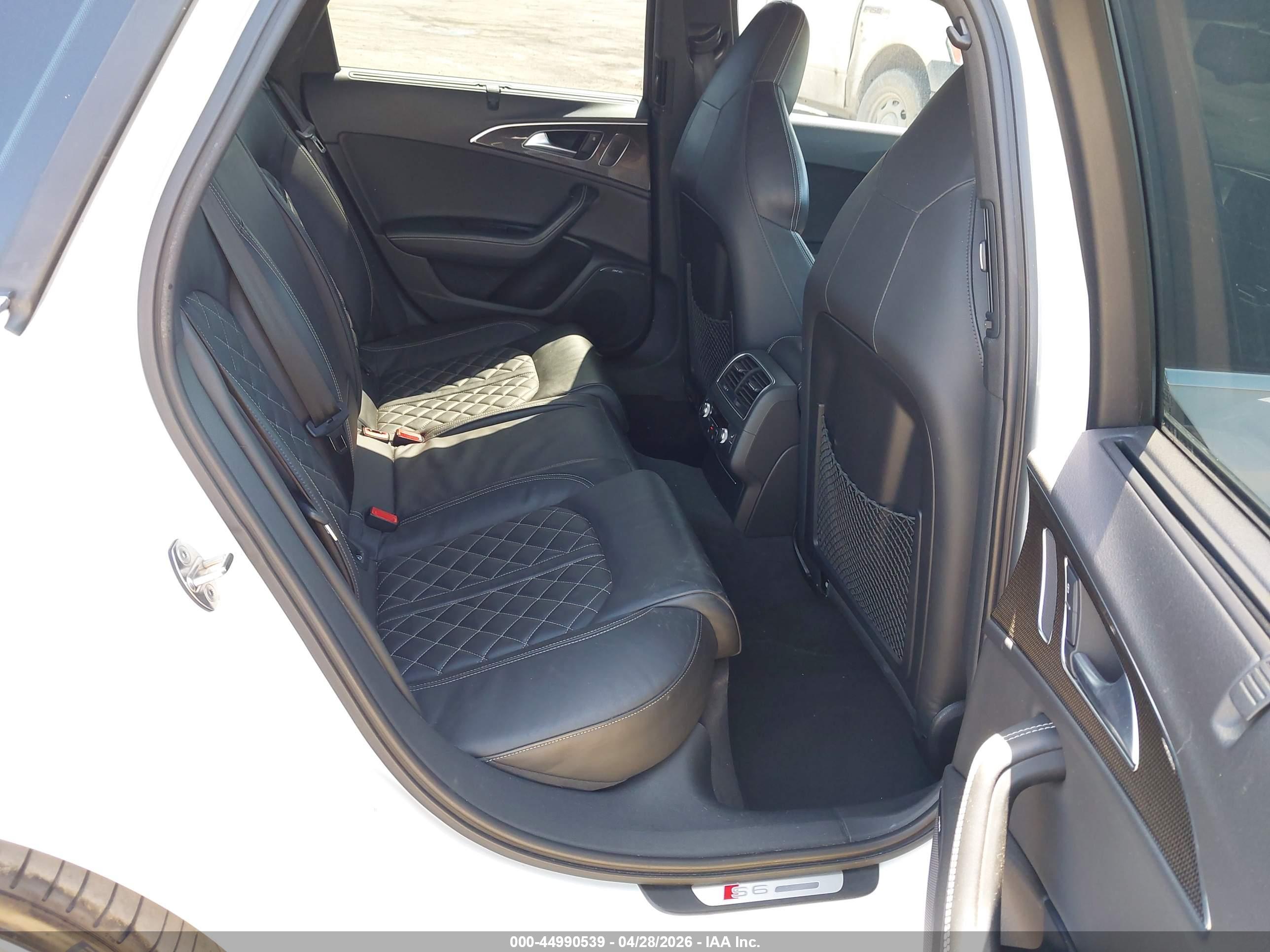AUDI S6 image 8