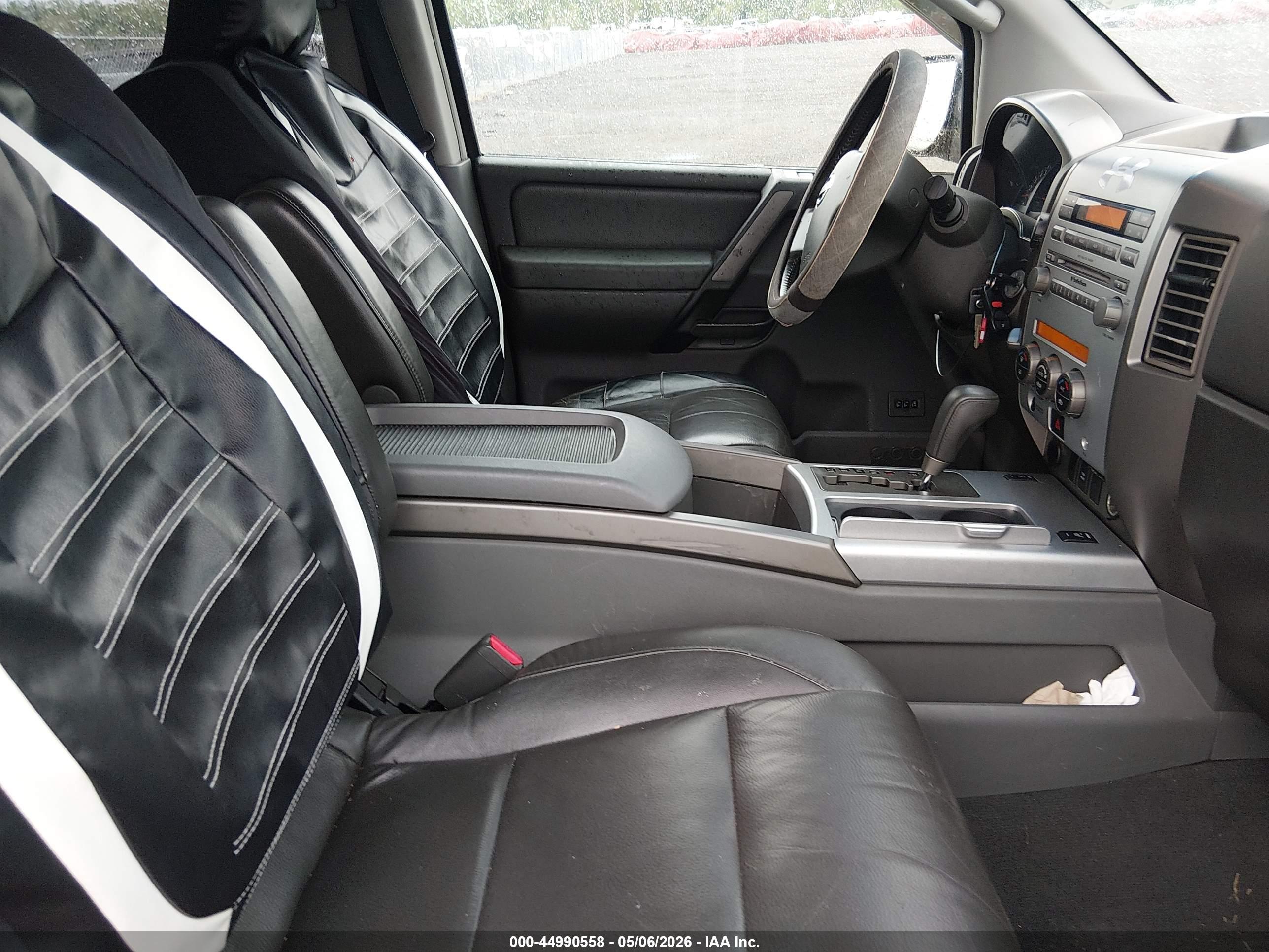 NISSAN TITAN image 5