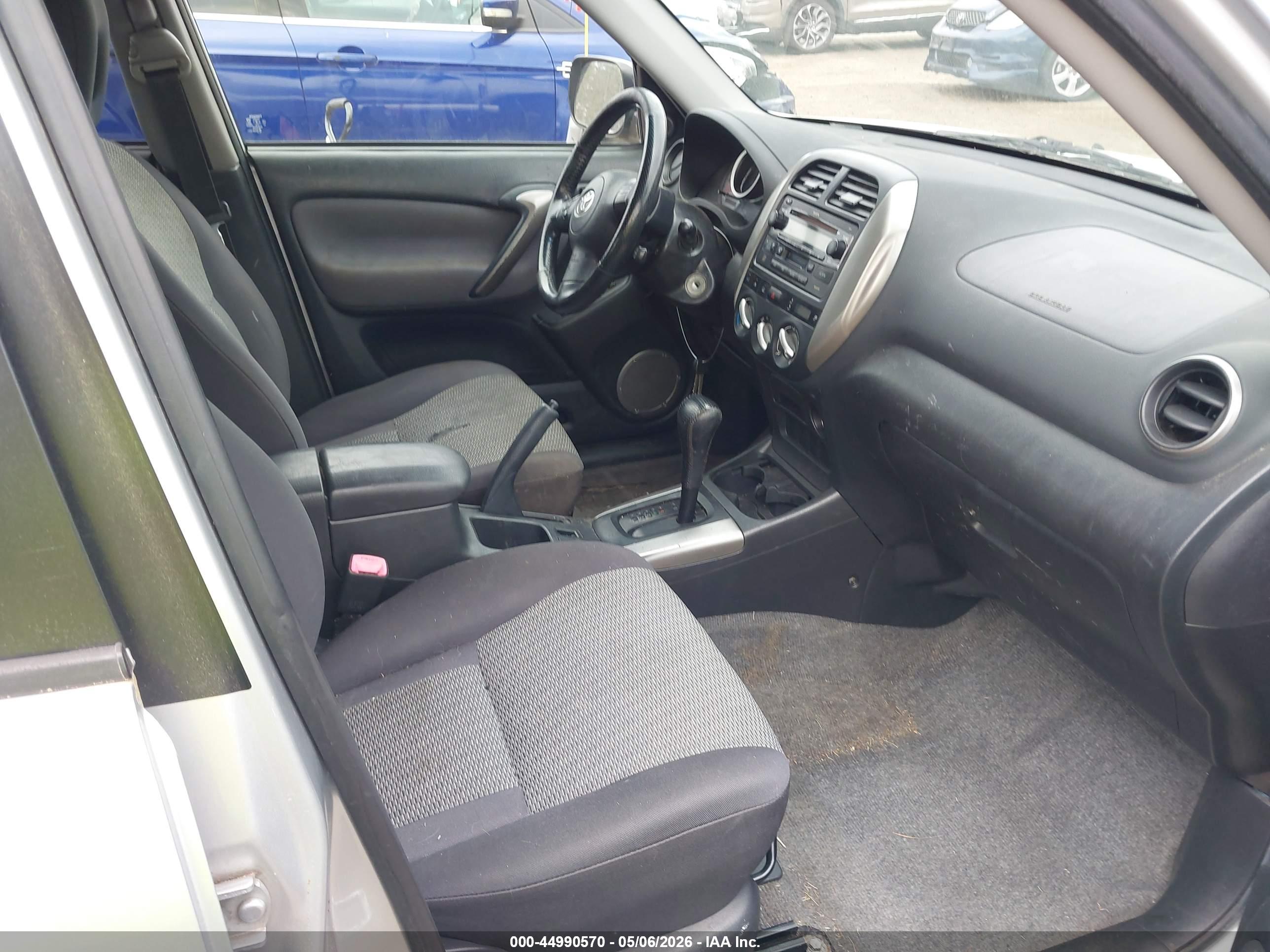 TOYOTA RAV4 image 5