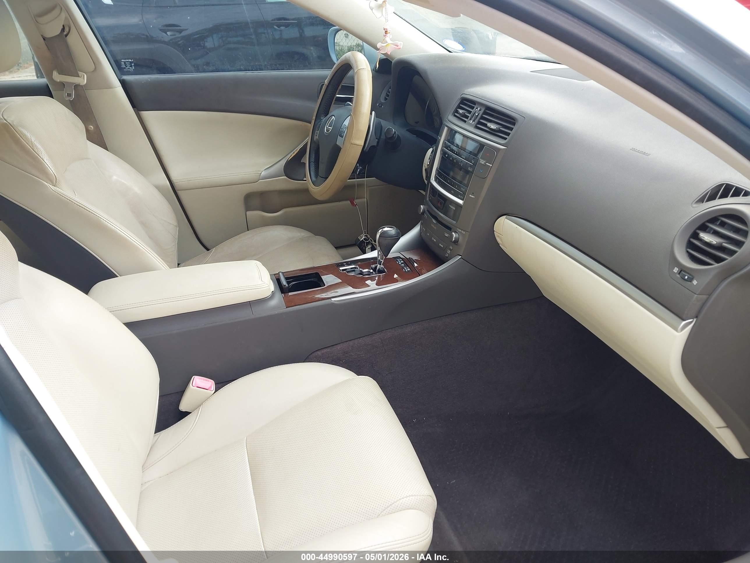 LEXUS IS image 5