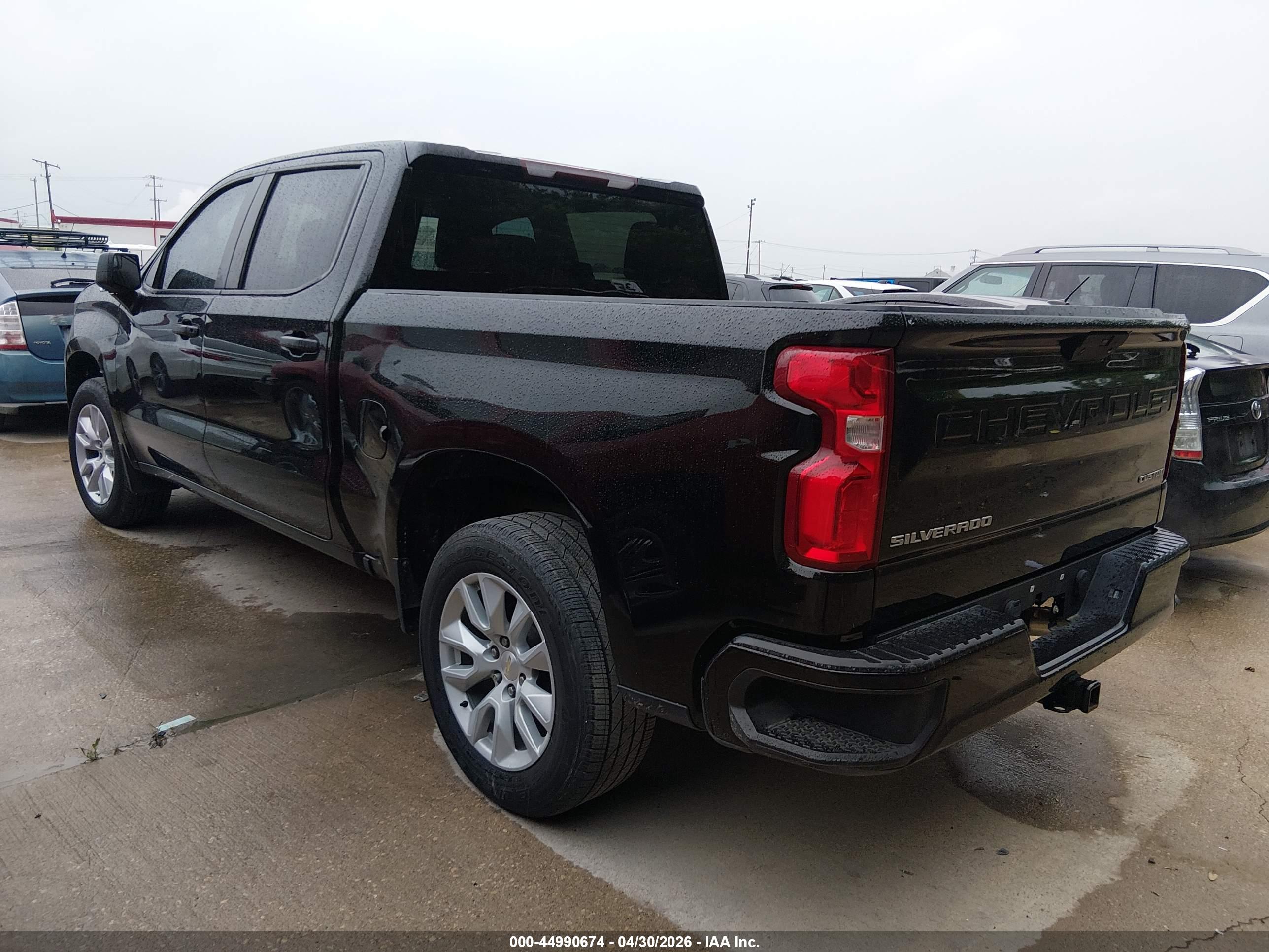 CHEVROLET SILVERADO image 3
