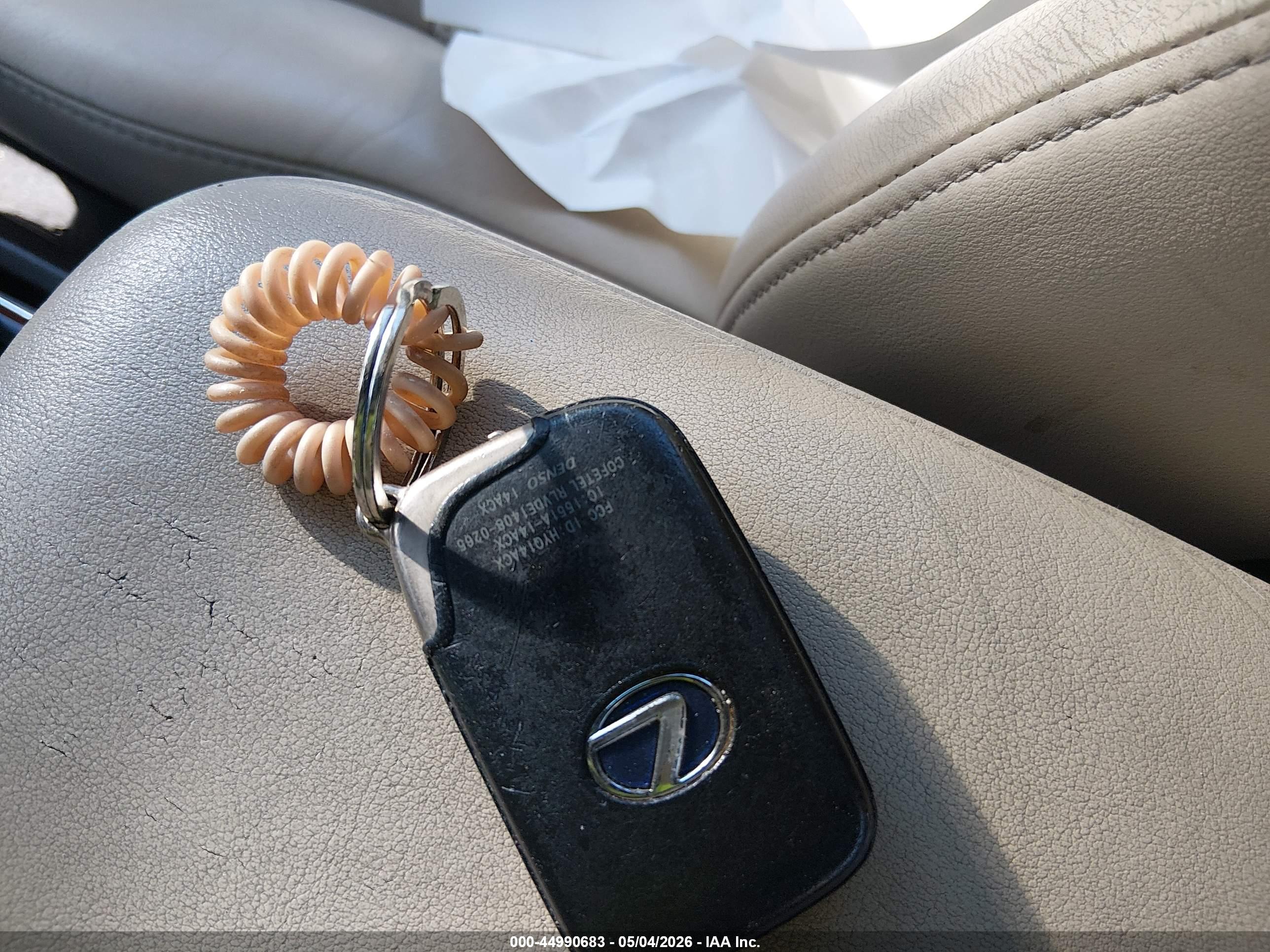 LEXUS HS image 11