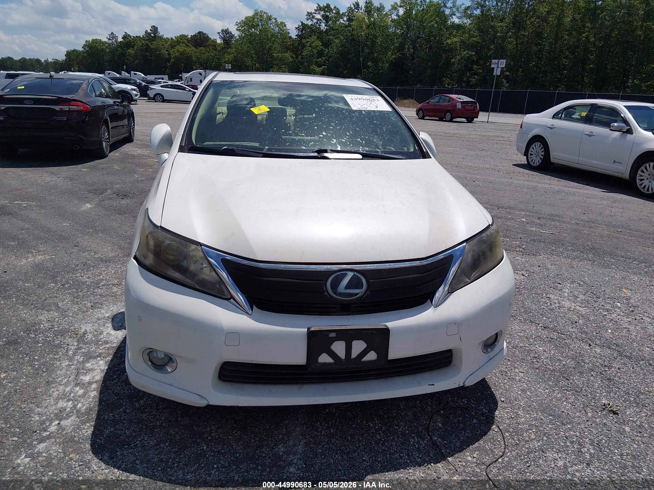 LEXUS HS image 6