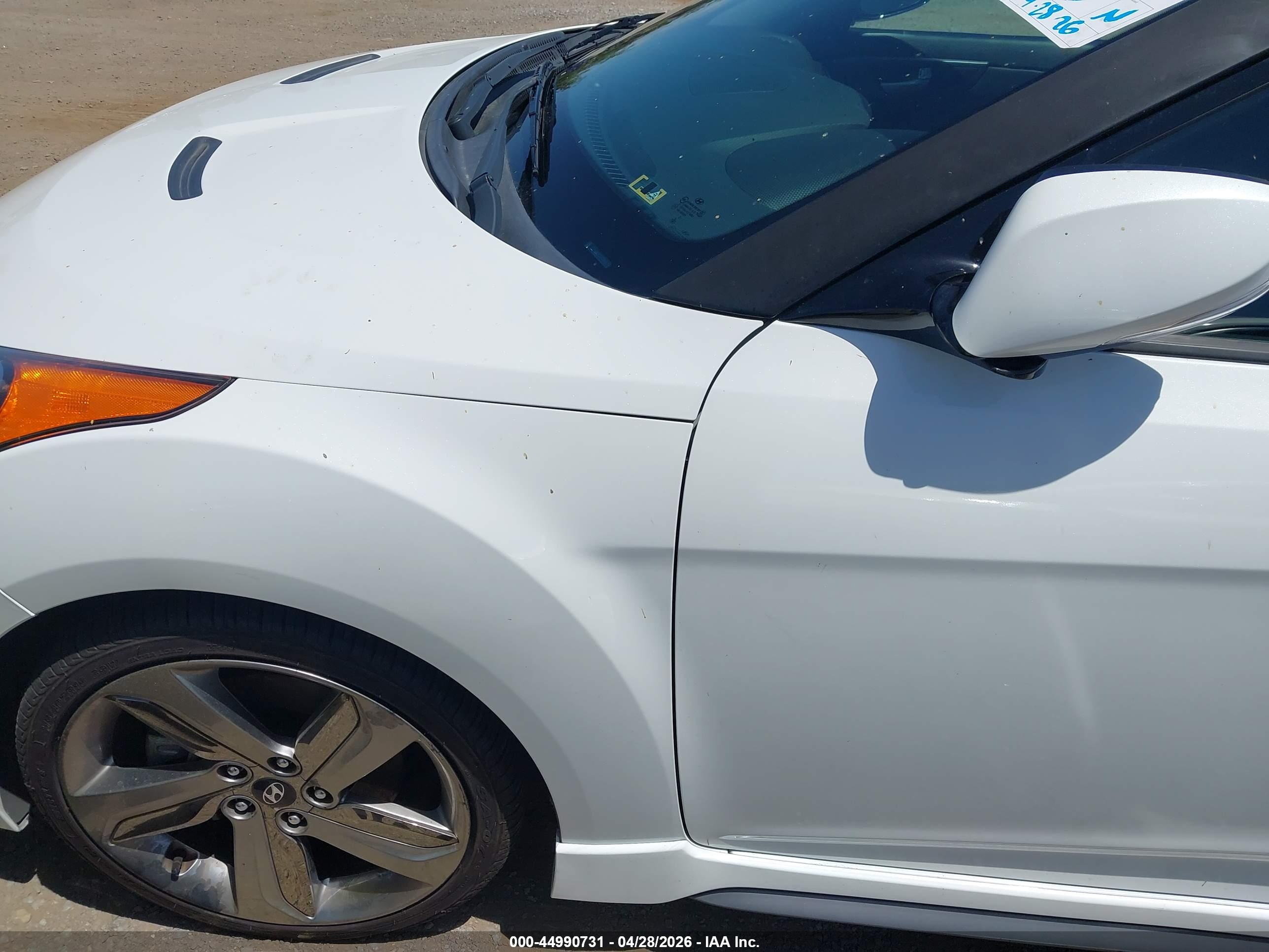 HYUNDAI VELOSTER image 6