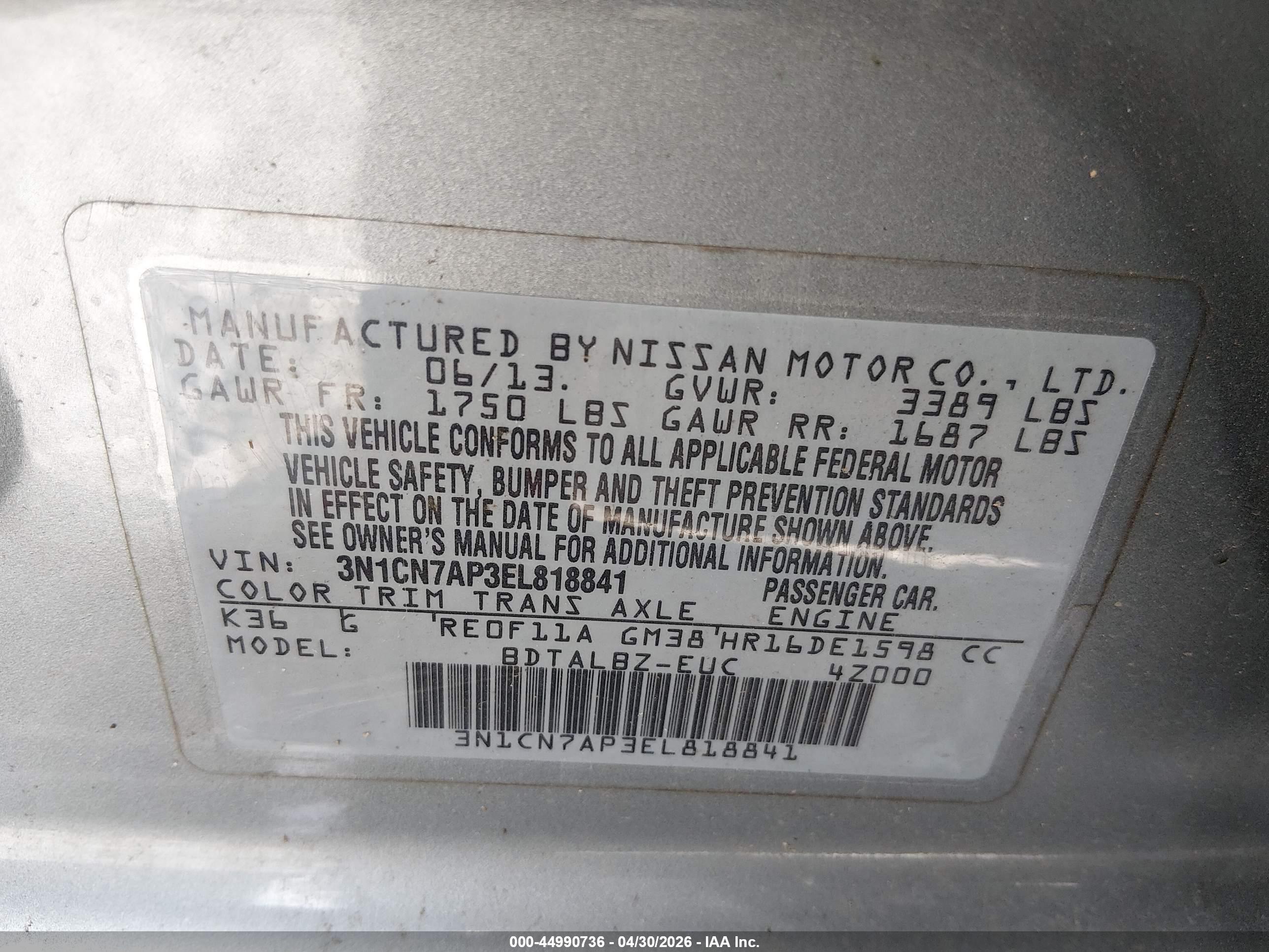 NISSAN VERSA image 9