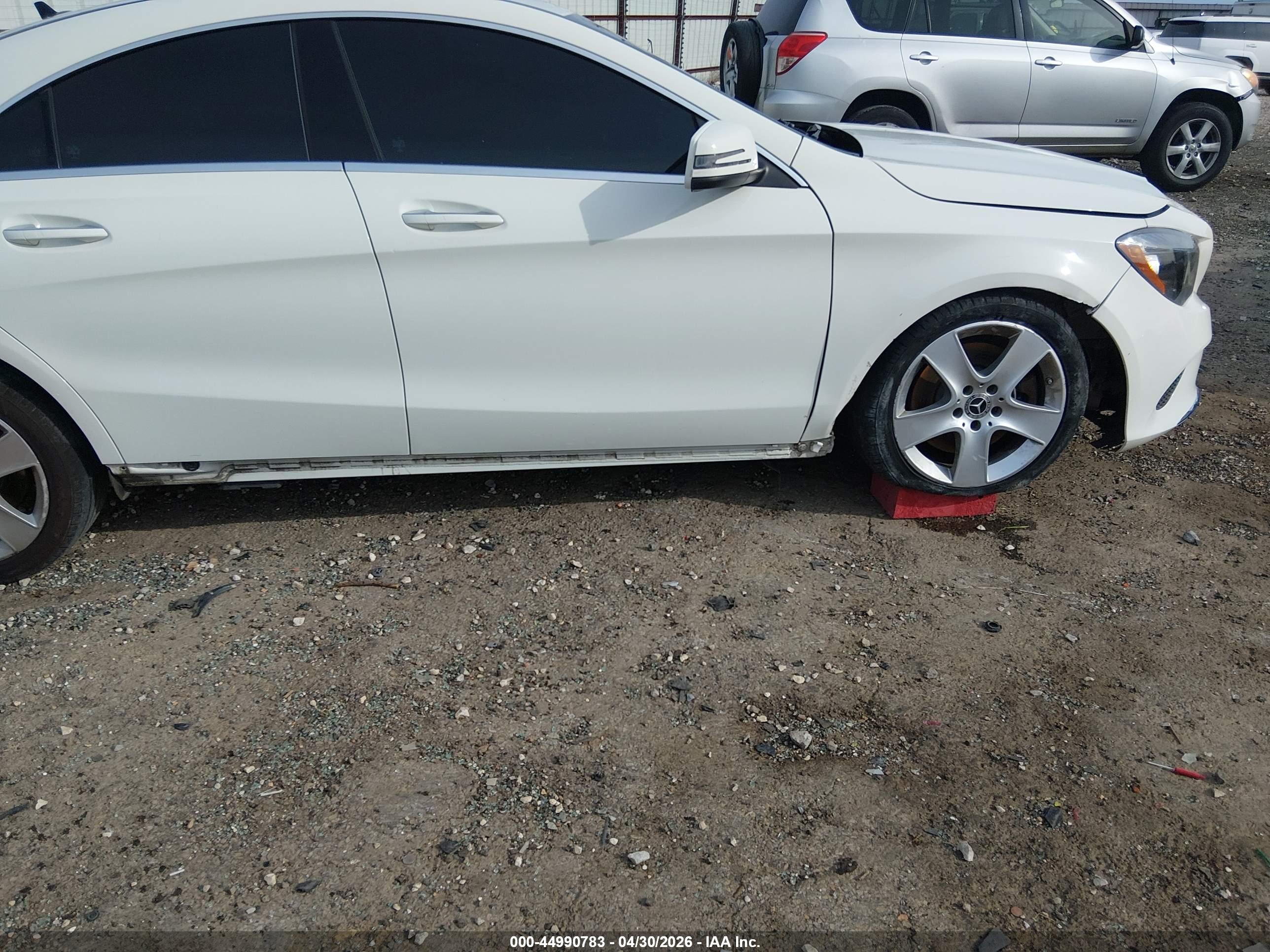 MERCEDES-BENZ CLA image 6