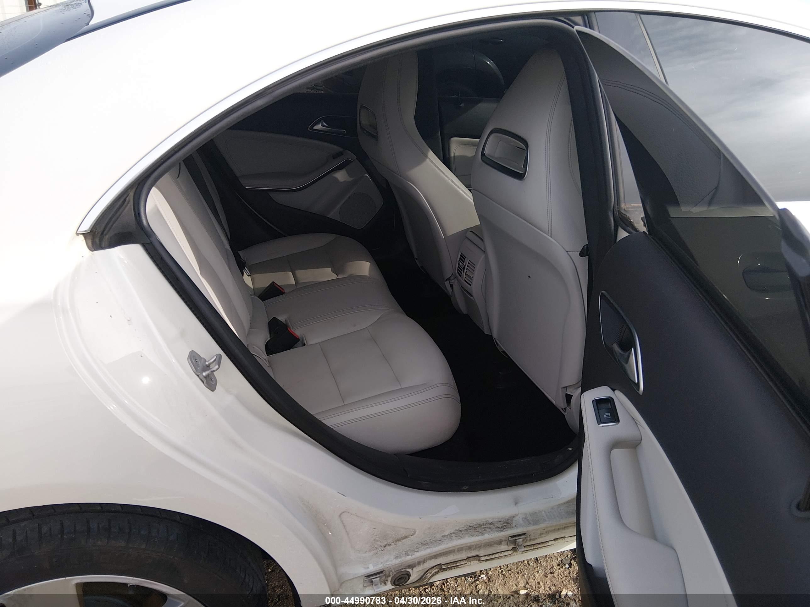 MERCEDES-BENZ CLA image 8