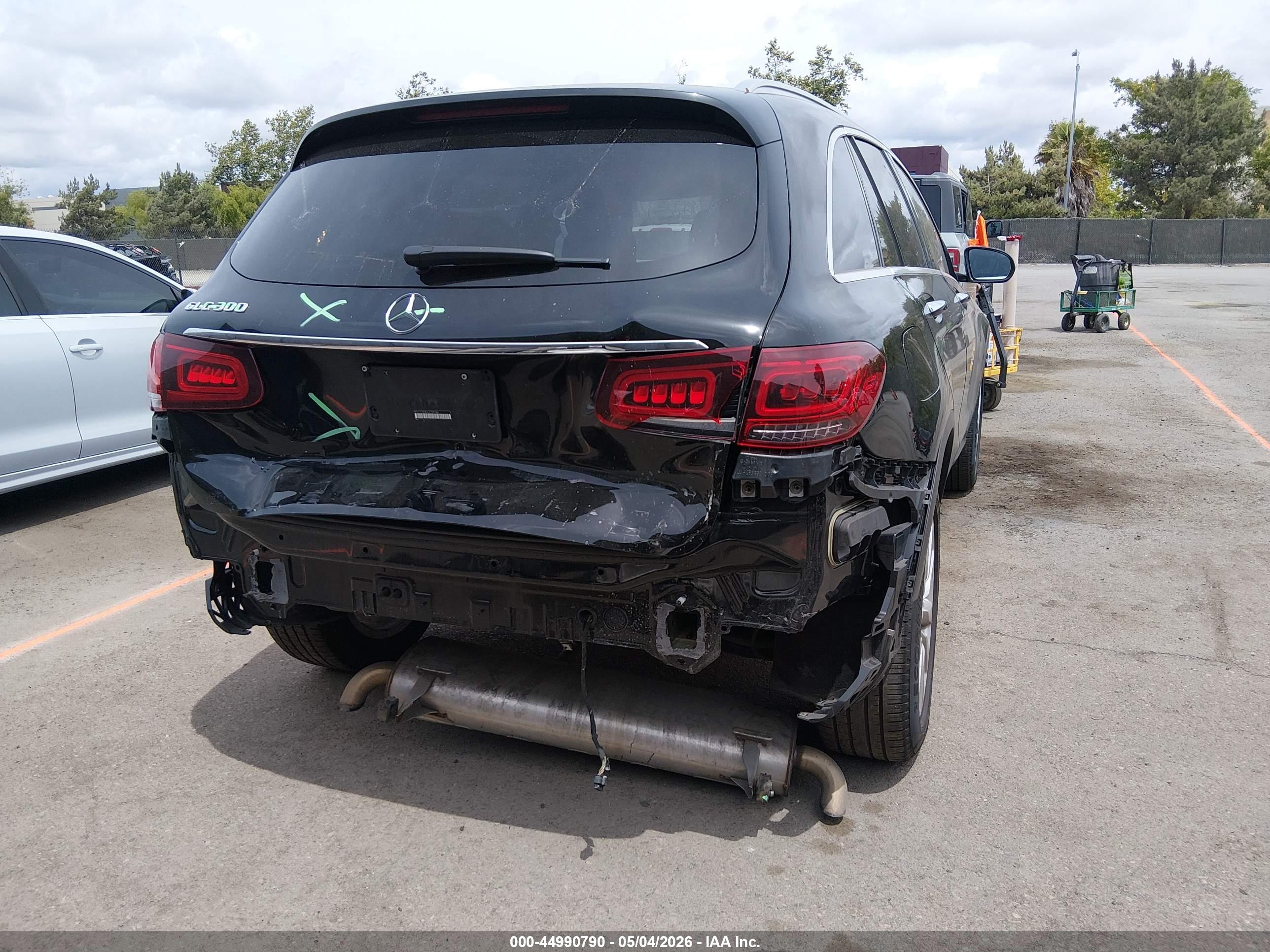 MERCEDES-BENZ GLC image 6