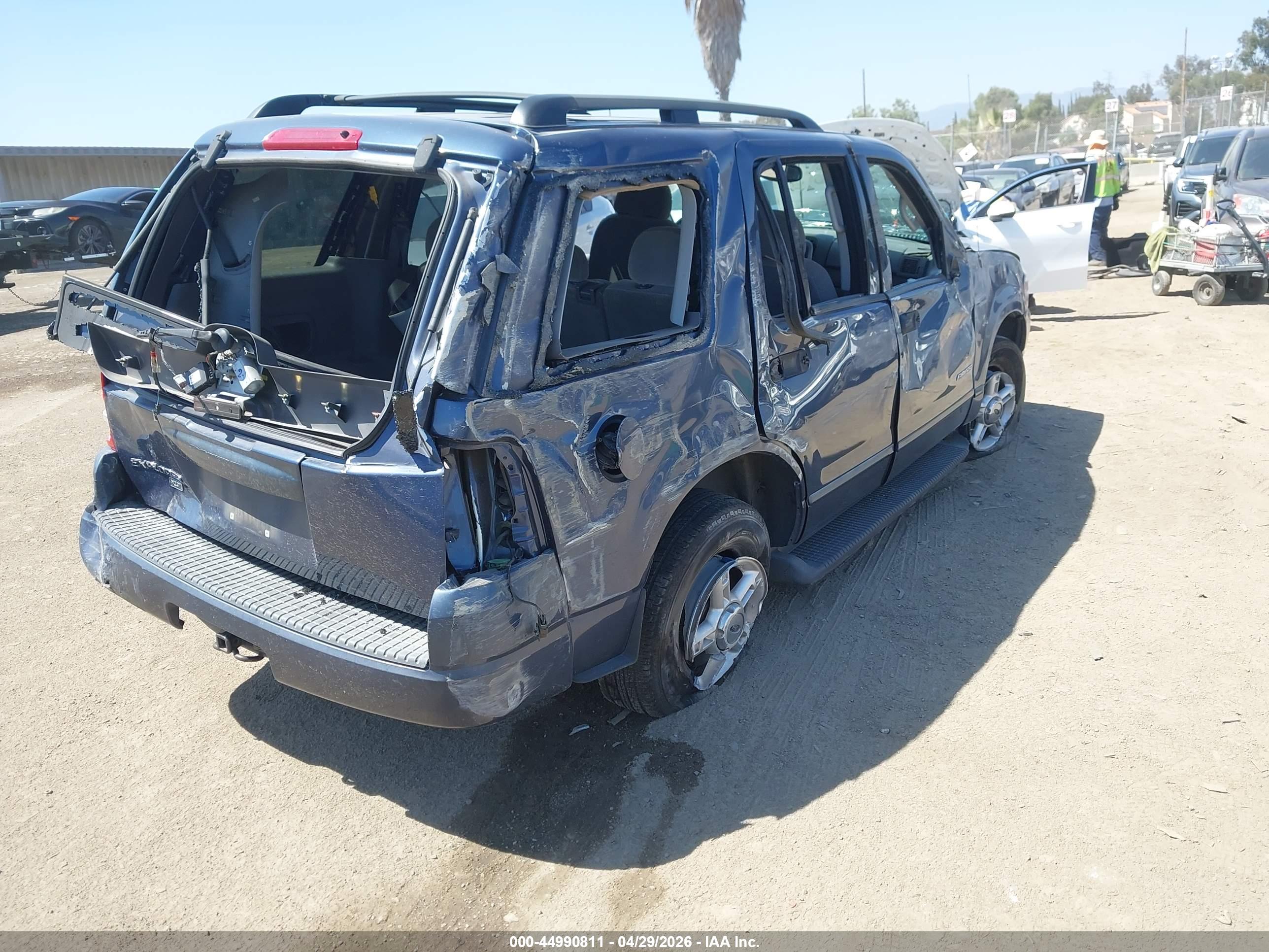 FORD EXPLORER image 4