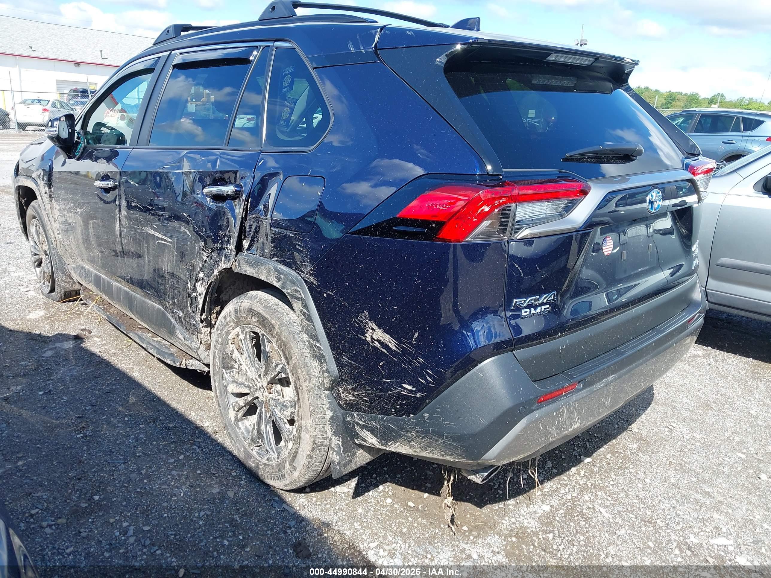 TOYOTA RAV4 image 3
