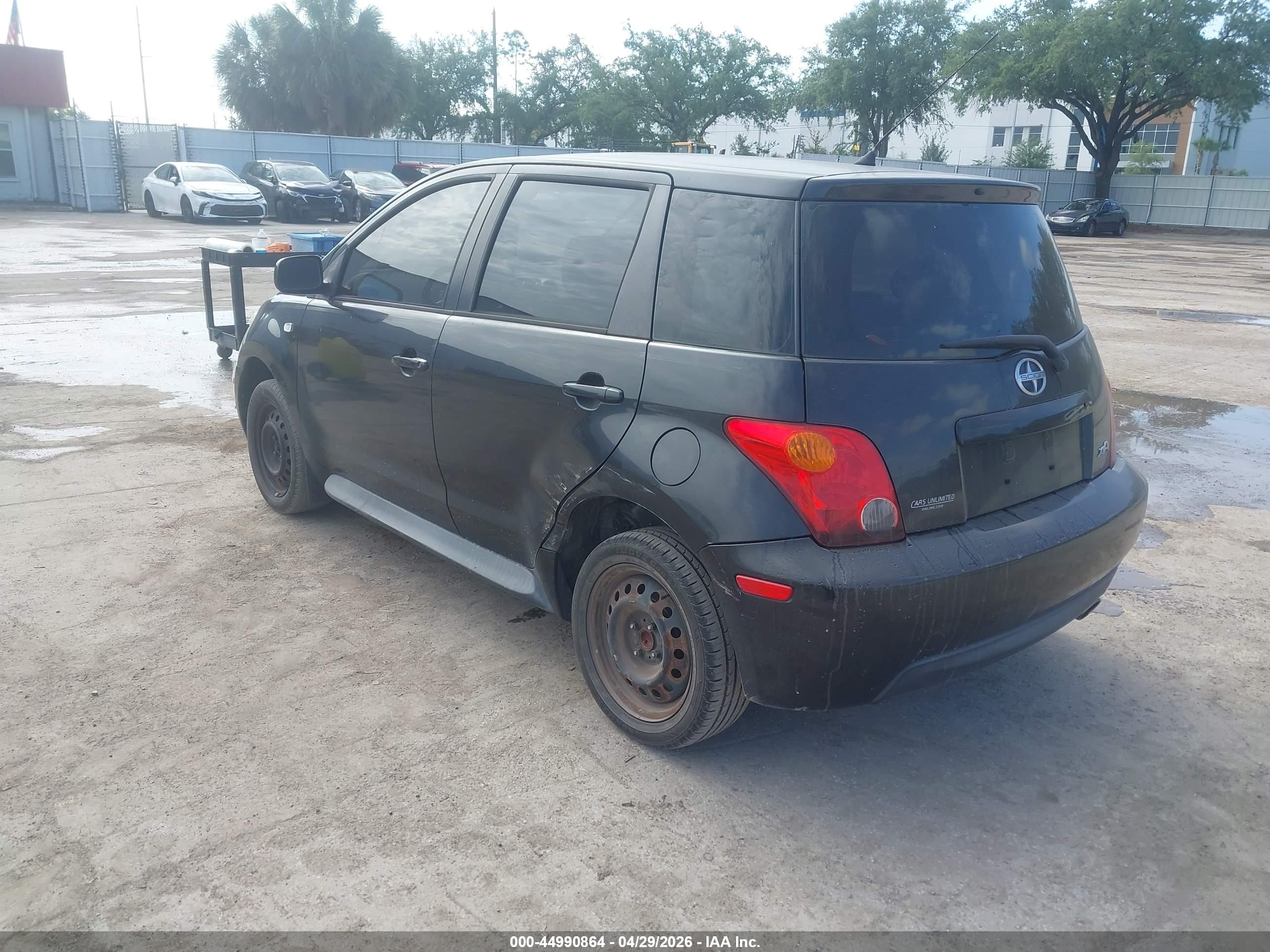 SCION XA image 3