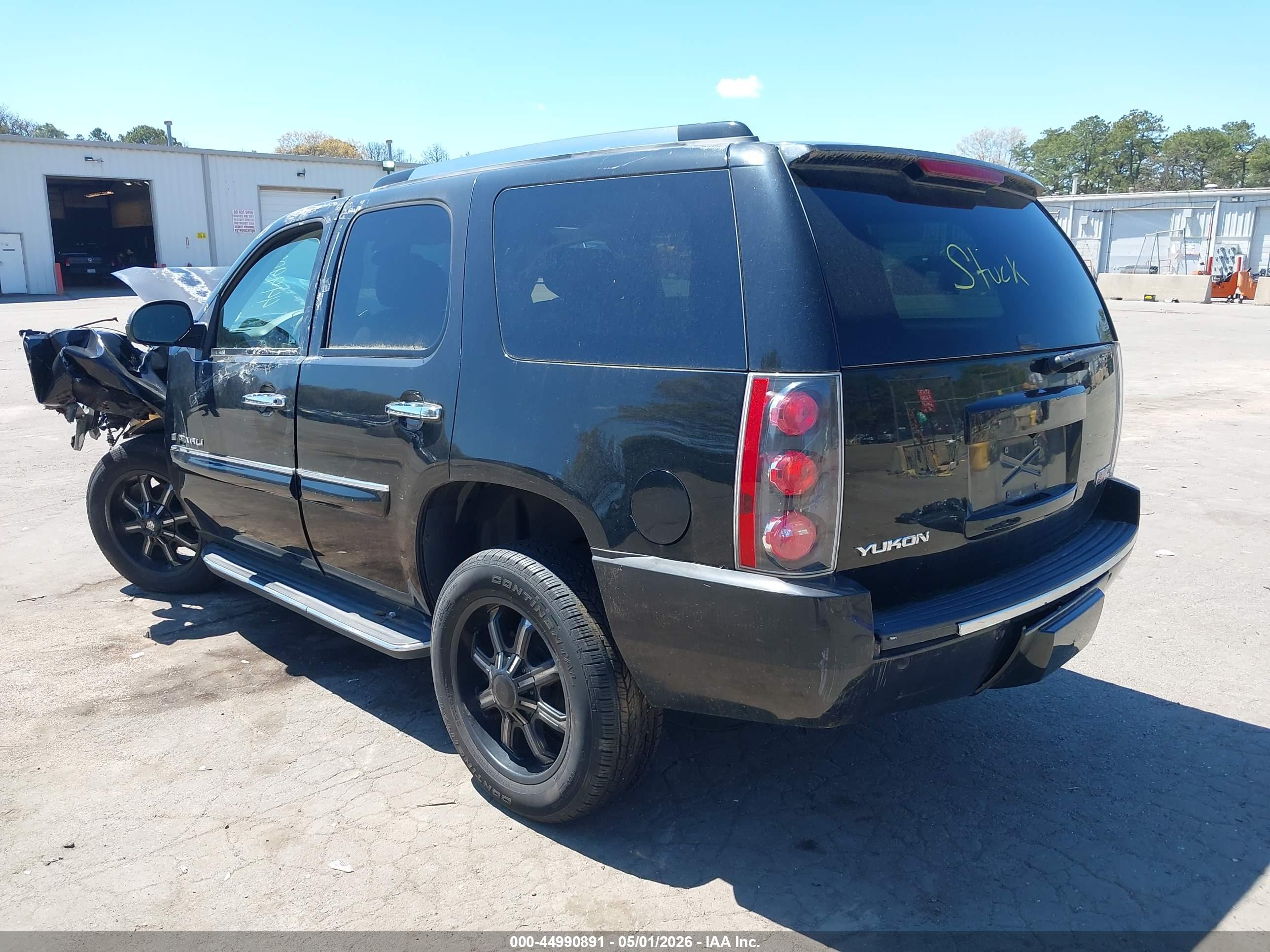 GMC YUKON image 3