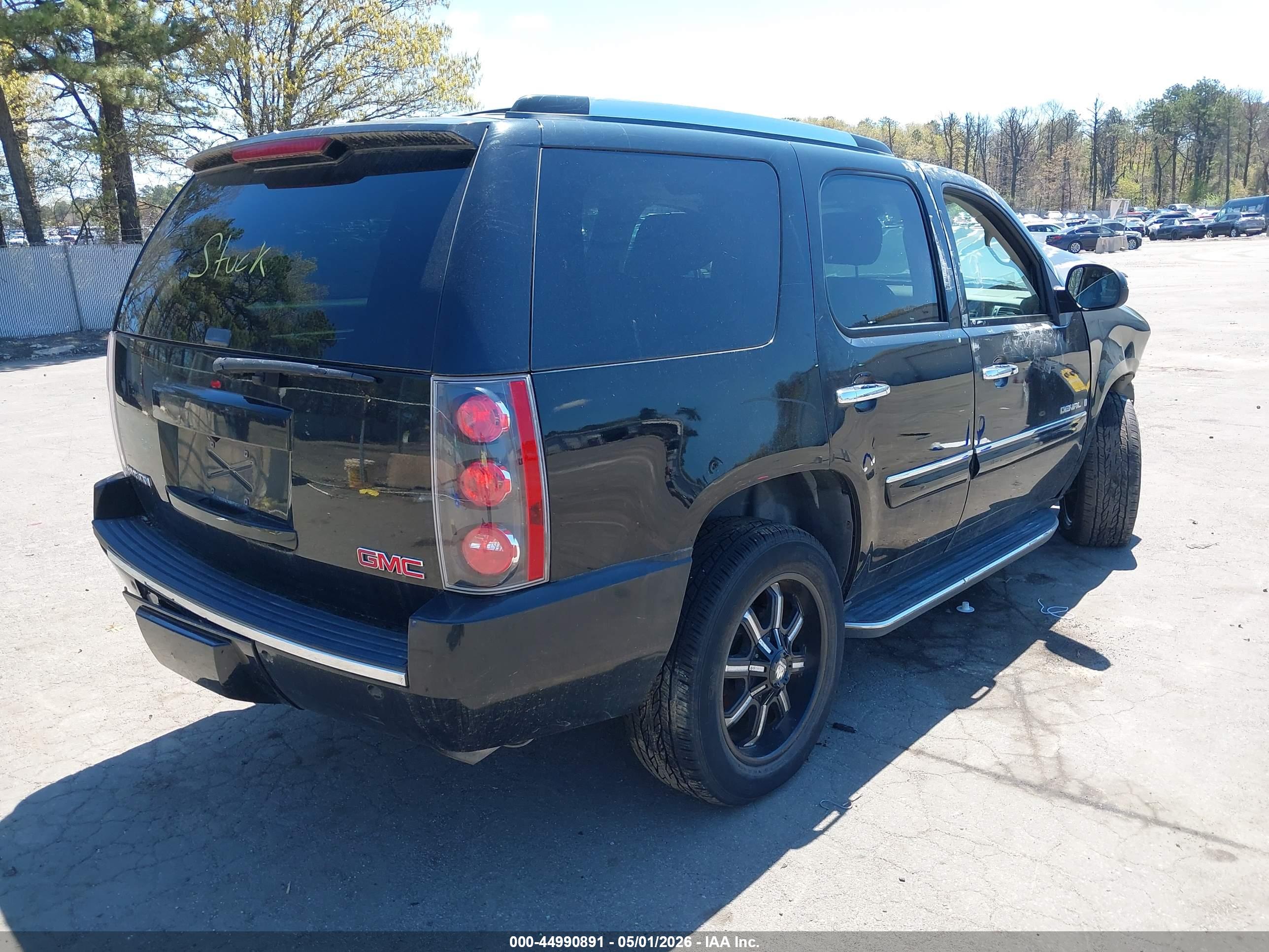GMC YUKON image 4