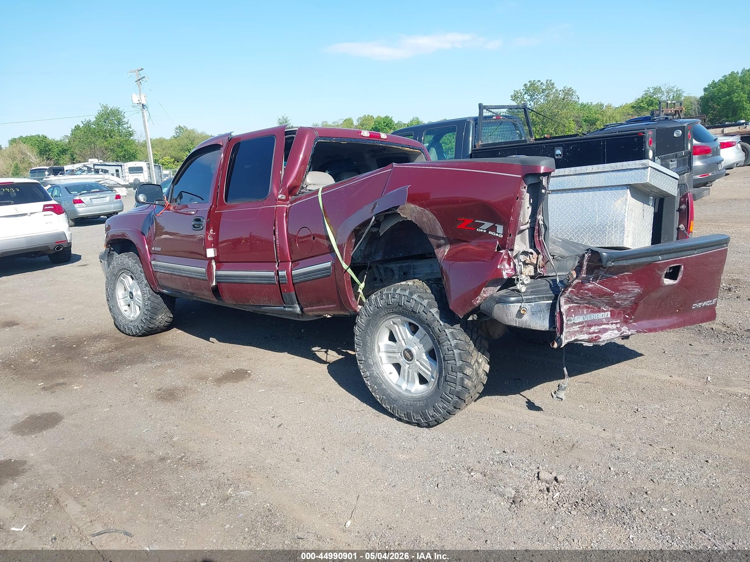 CHEVROLET SILVERADO image 3