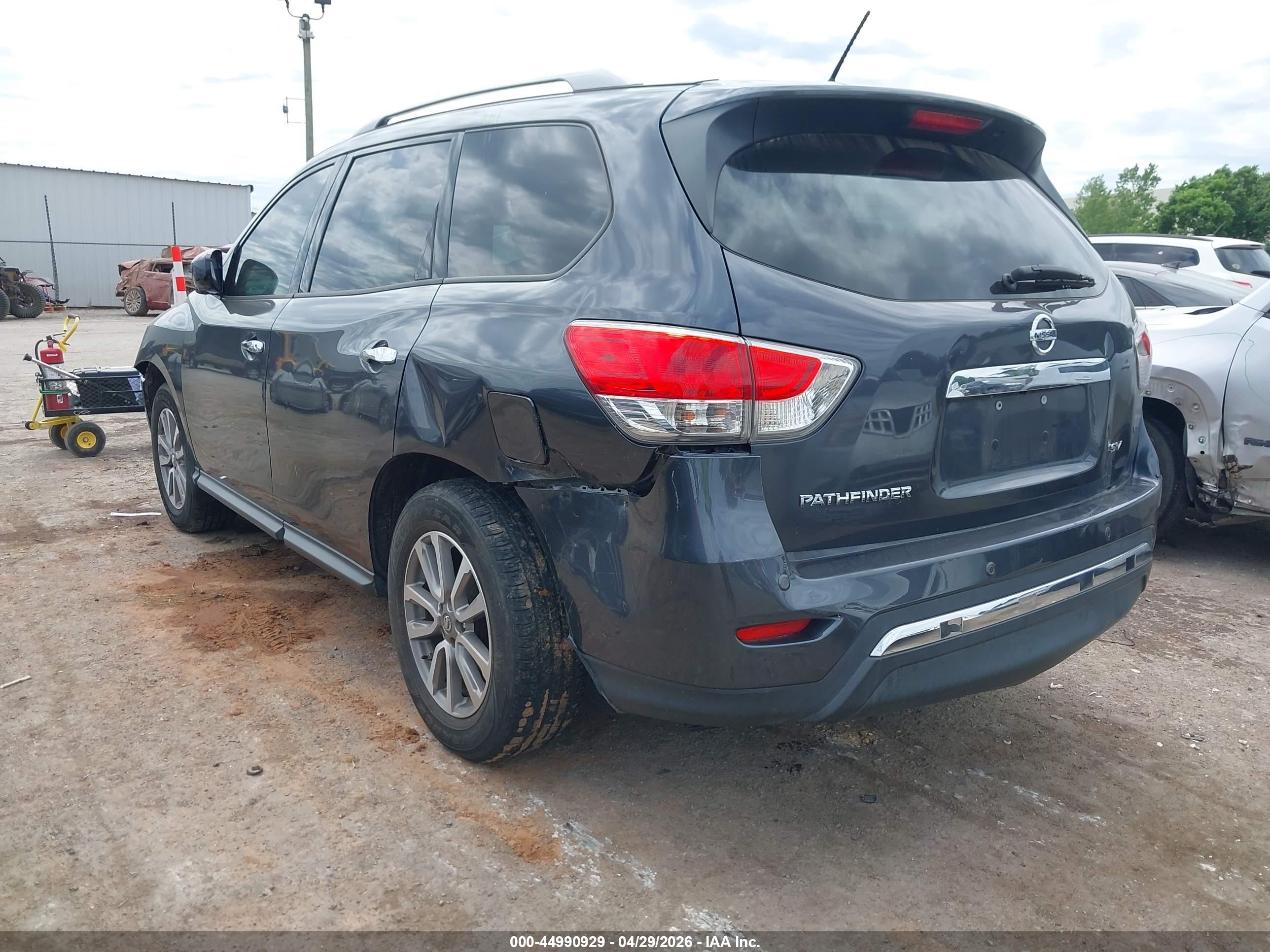 NISSAN PATHFINDER image 3
